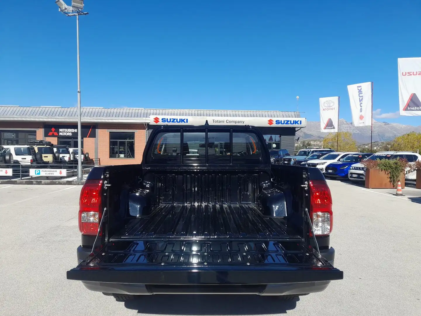 Toyota Hilux Hilux 2.4 D-4D A/T 4WD 4 porte Double Cab Comfort Nero - 2