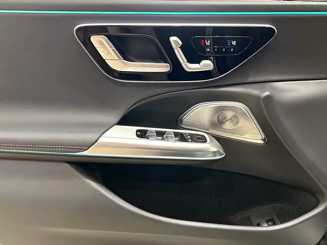 Mercedes-Benz E-Class view 13