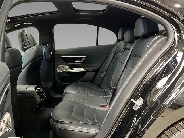 Mercedes-Benz E-Class view 9