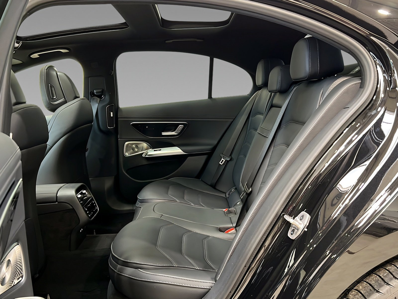 Mercedes-Benz E 450 d 4M+AMG+LEDER+PREMIUM+AHK+STANDHEIZUNG — photo 9