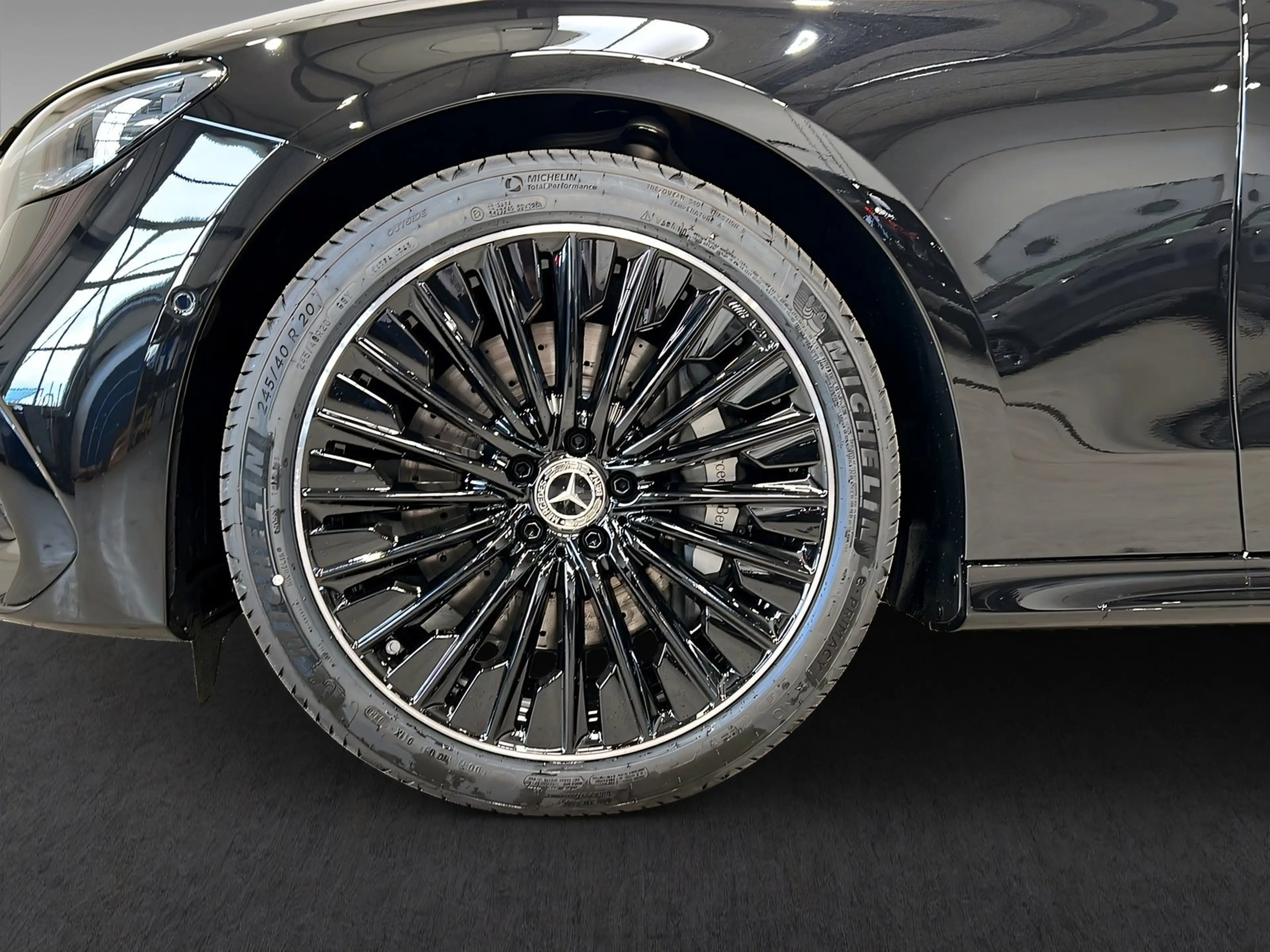 Mercedes-Benz E 450 d 4M+AMG+LEDER+PREMIUM+AHK+STANDHEIZUNG — photo 7