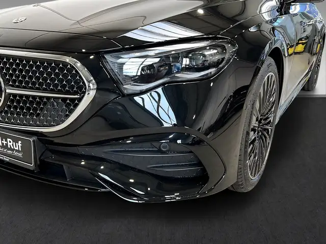 Mercedes-Benz E-Class view 15
