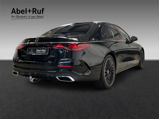 Mercedes-Benz E-Class view 5