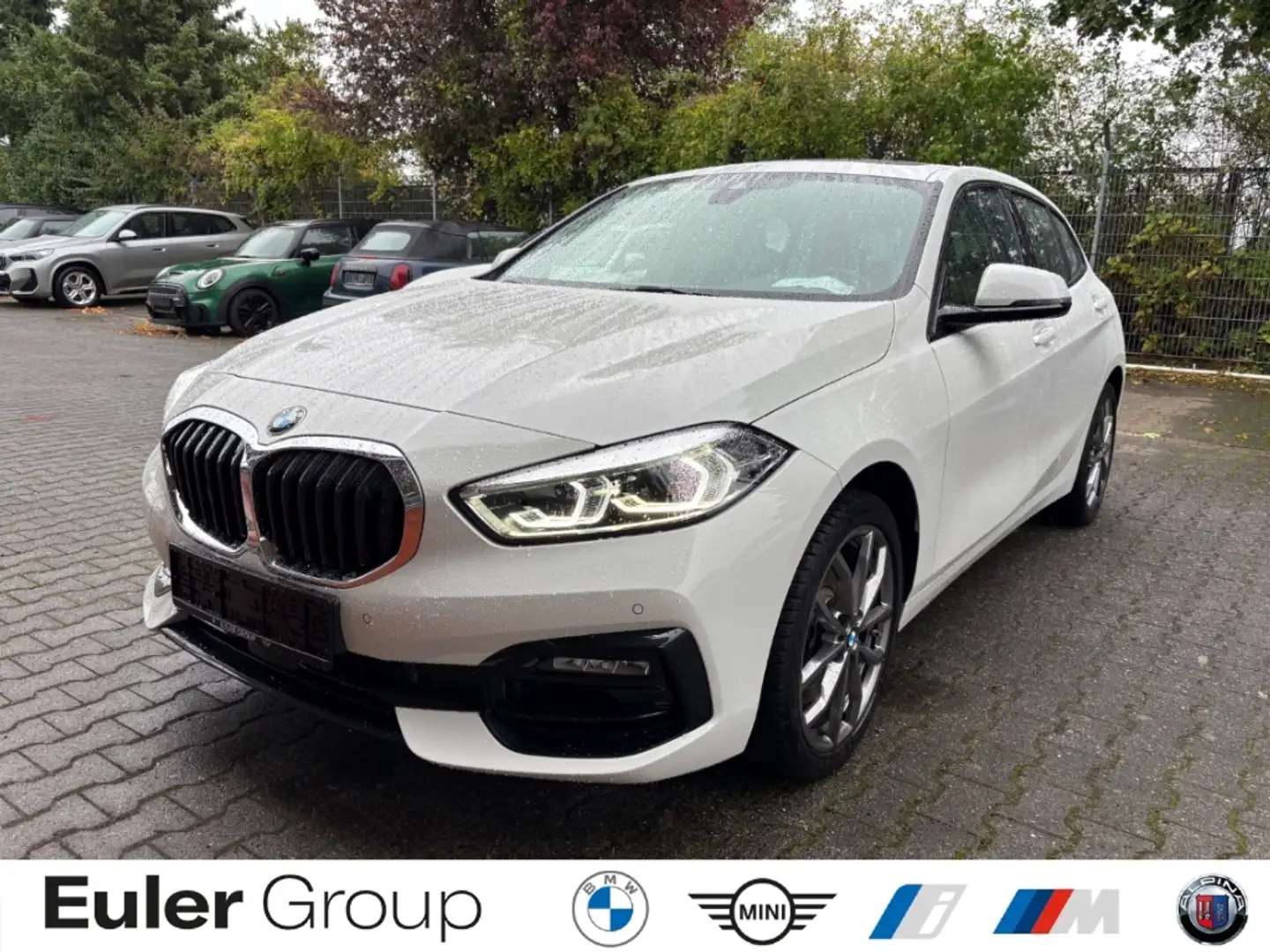 BMW 120 i DKG SportLine Pano Comf. HiFi LCProf LenkHz SHZ Weiß - 1