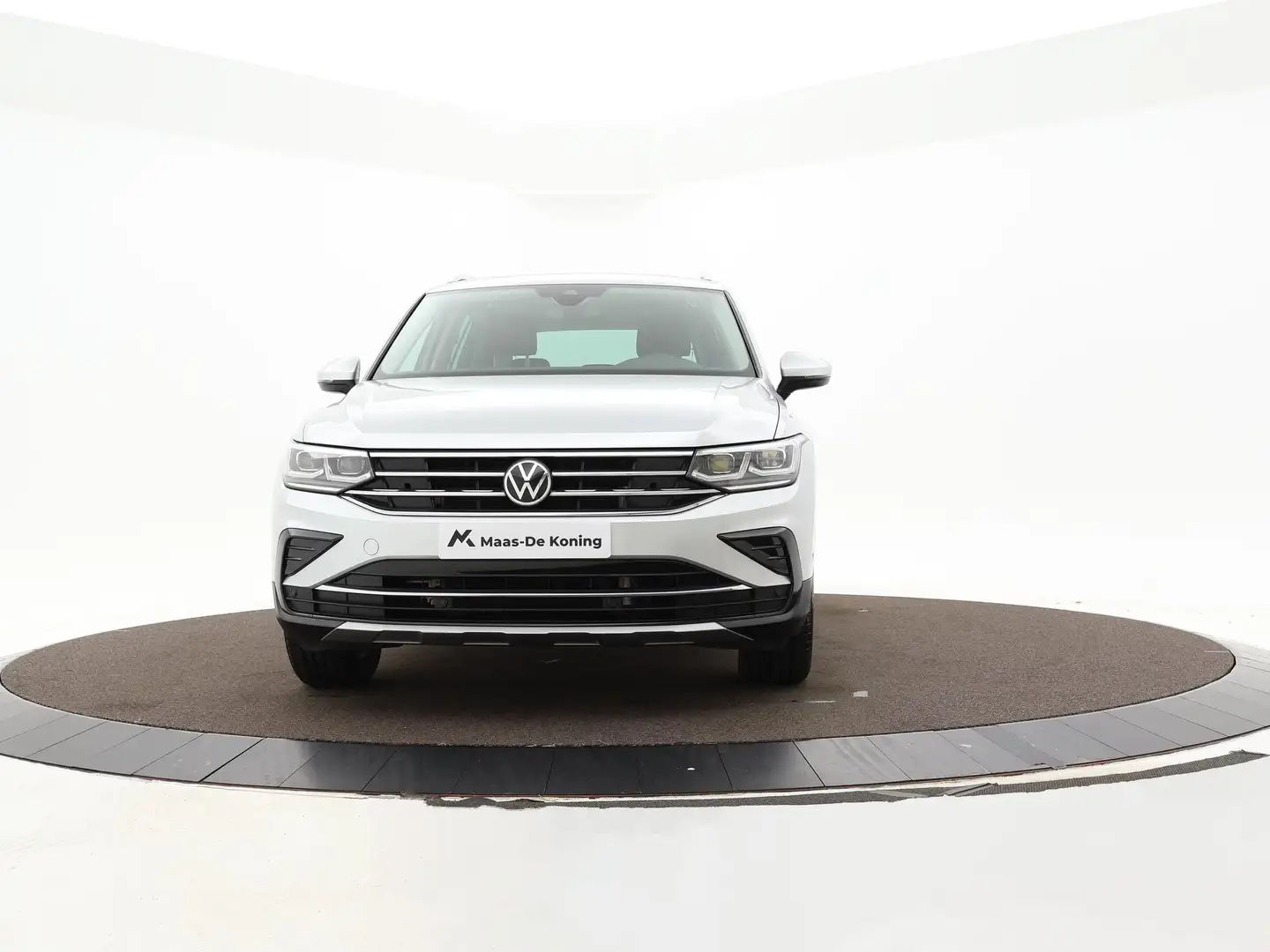 Volkswagen Tiguan 1.4 Tsi 245pk DSG eHybrid Elegance · Panoramadak · Zilver - 2