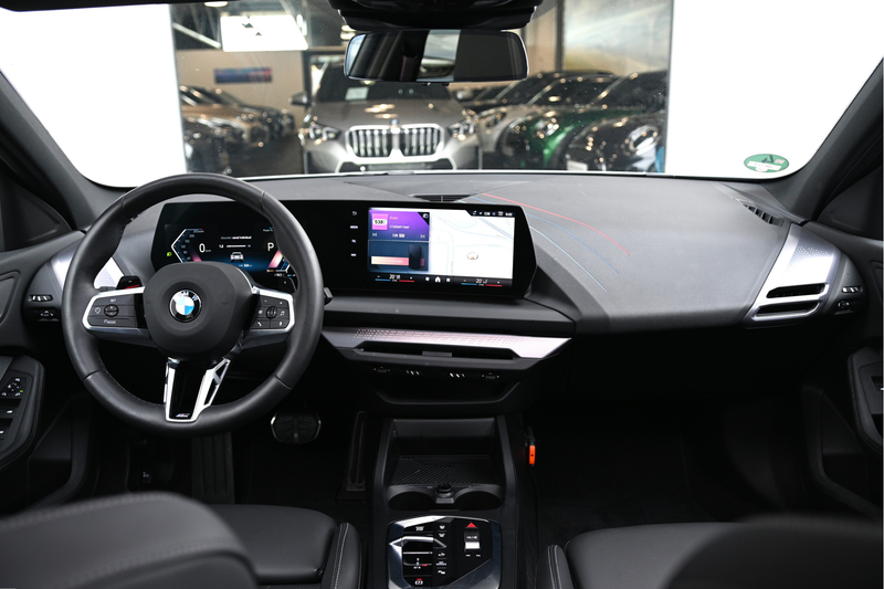 BMW 120 1 Serie M Sport Automaat / Panoramadak / Sportstoe — photo 3