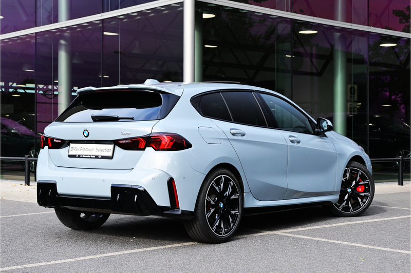 BMW 120 1 Serie M Sport Automaat / Panoramadak / Sportstoe — photo 2
