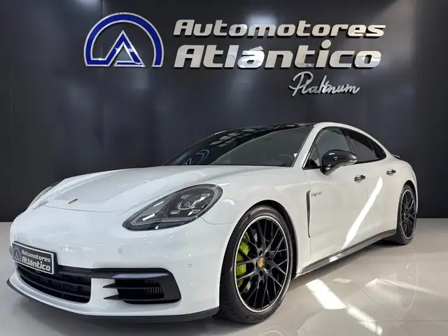 Porsche Panamera 4 E-Hybrid