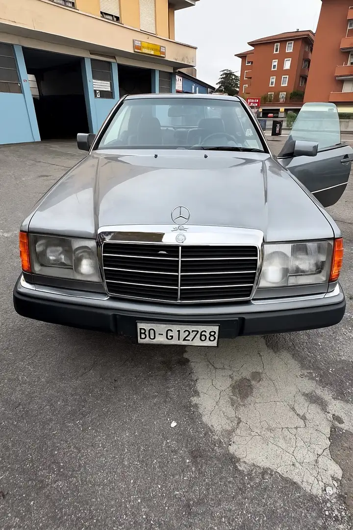 Mercedes-Benz CE 200 - 1