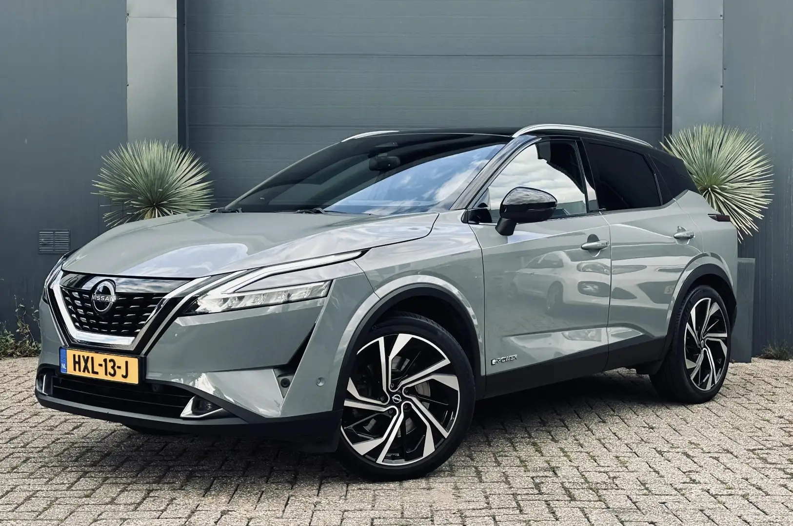 Nissan Qashqai 1.5 e-Power Pano/Camera/Navi/AppleCarPlay Grijs - 2