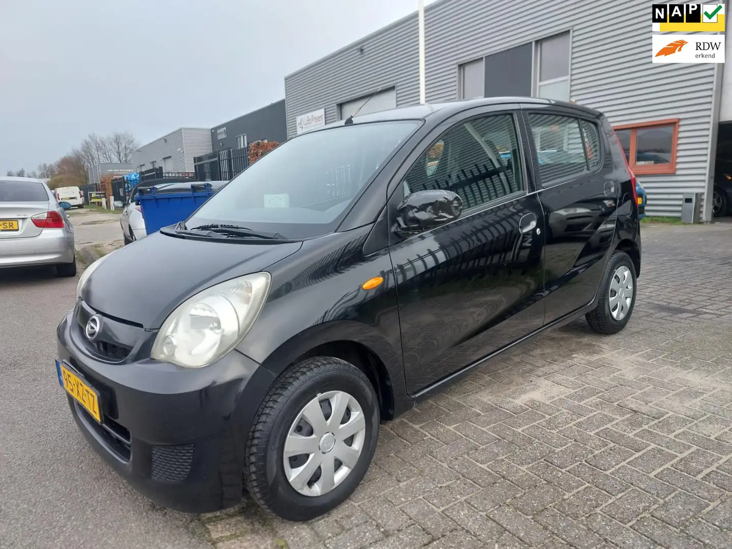 Daihatsu Cuore 1.0 Trend 5 deurs Noir - 1