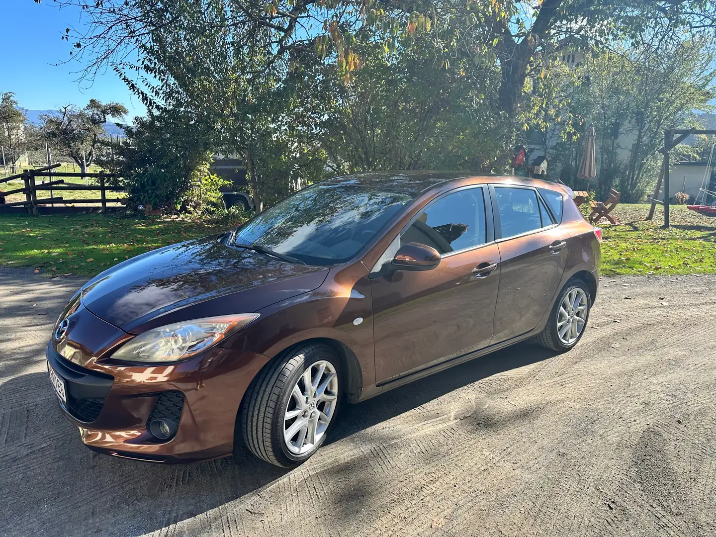 Mazda 3 Mazda 3 Sport 1,6i TX Navi TX Navi Braun - 2
