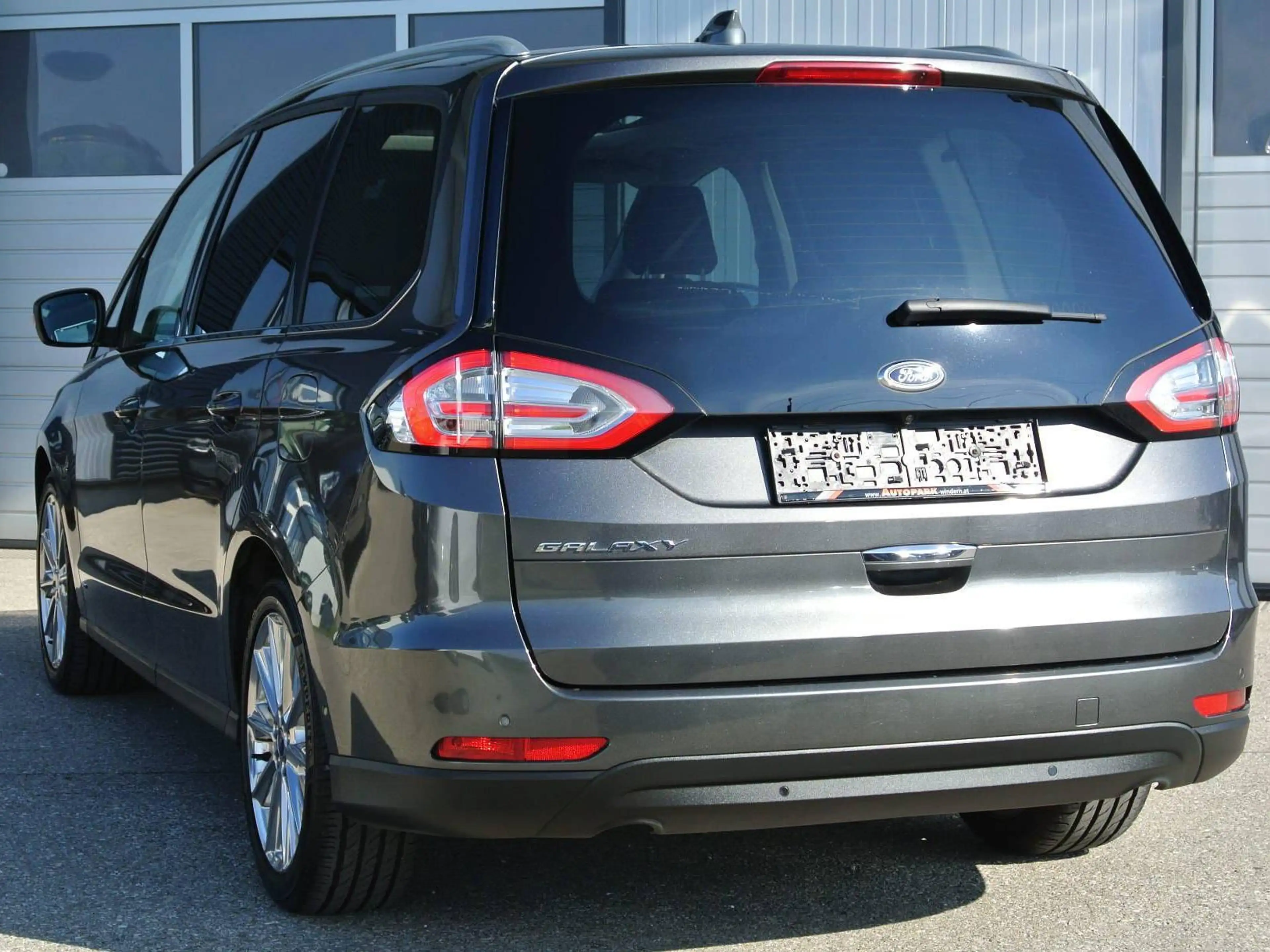 Ford Galaxy 2.0 EcoBlue Aut. AWD VIGNALE * 7-SITZE * LEDER * PANO * Standheizung * MASSAGE * KAMERA — photo 5