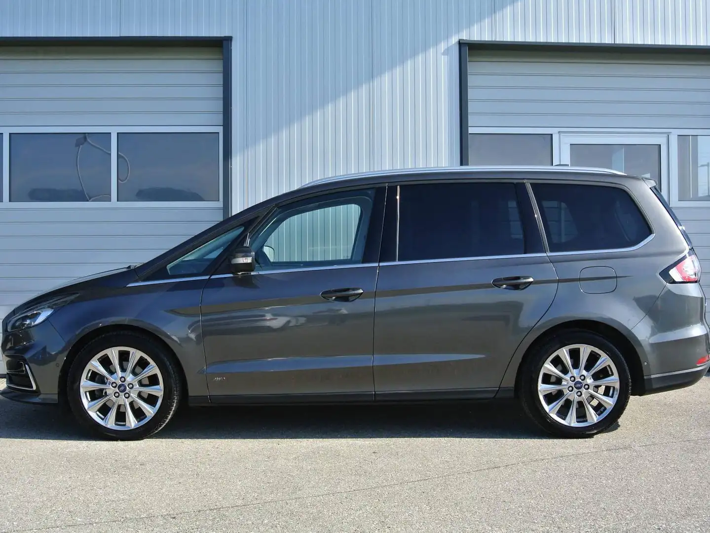 Ford Galaxy 2.0 EcoBlue Aut. AWD VIGNALE * 7-SITZE * LEDER * PANO * Standheizung * MASSAGE * KAMERA Grau - 2