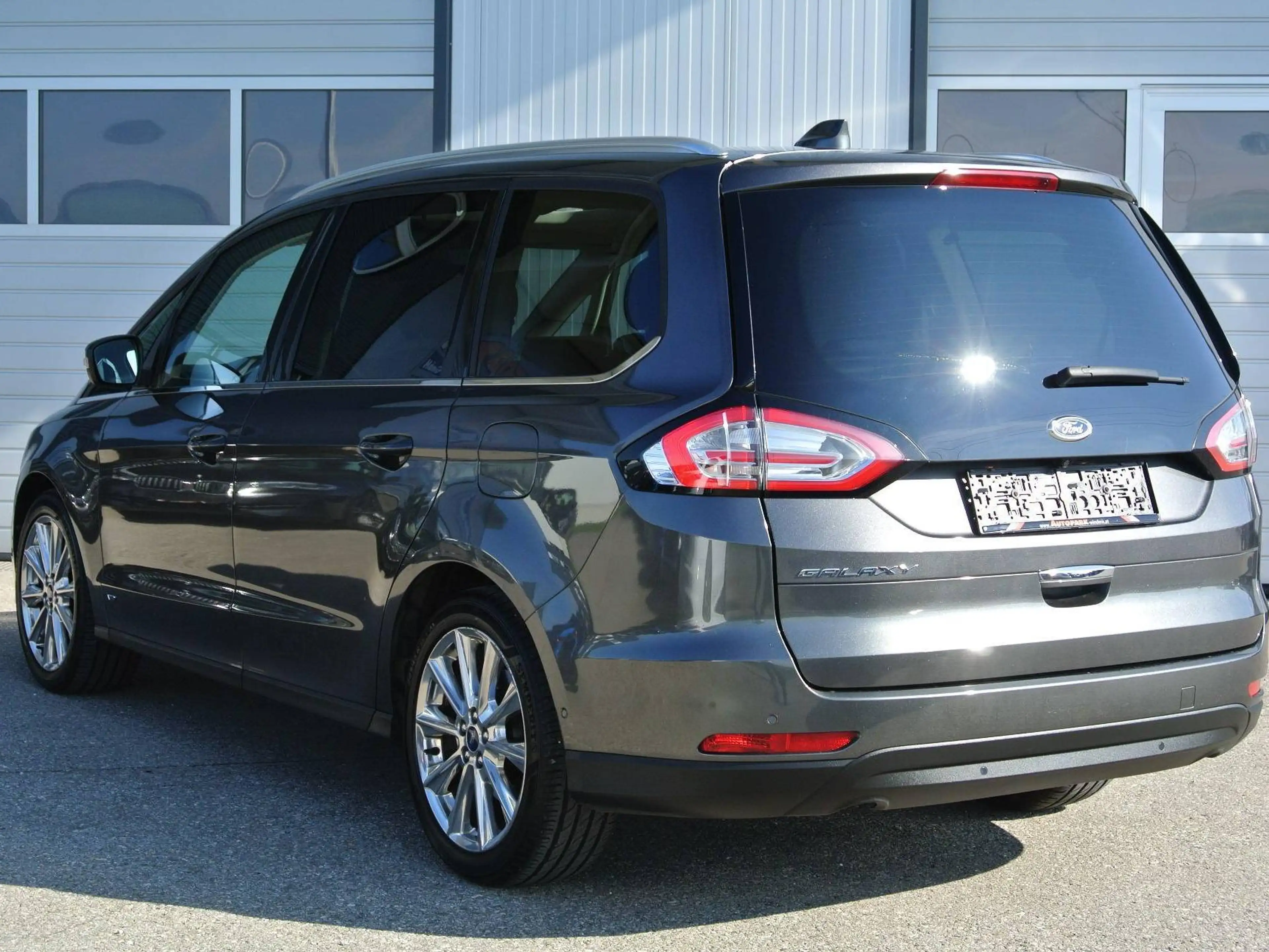 Ford Galaxy 2.0 EcoBlue Aut. AWD VIGNALE * 7-SITZE * LEDER * PANO * Standheizung * MASSAGE * KAMERA — photo 3