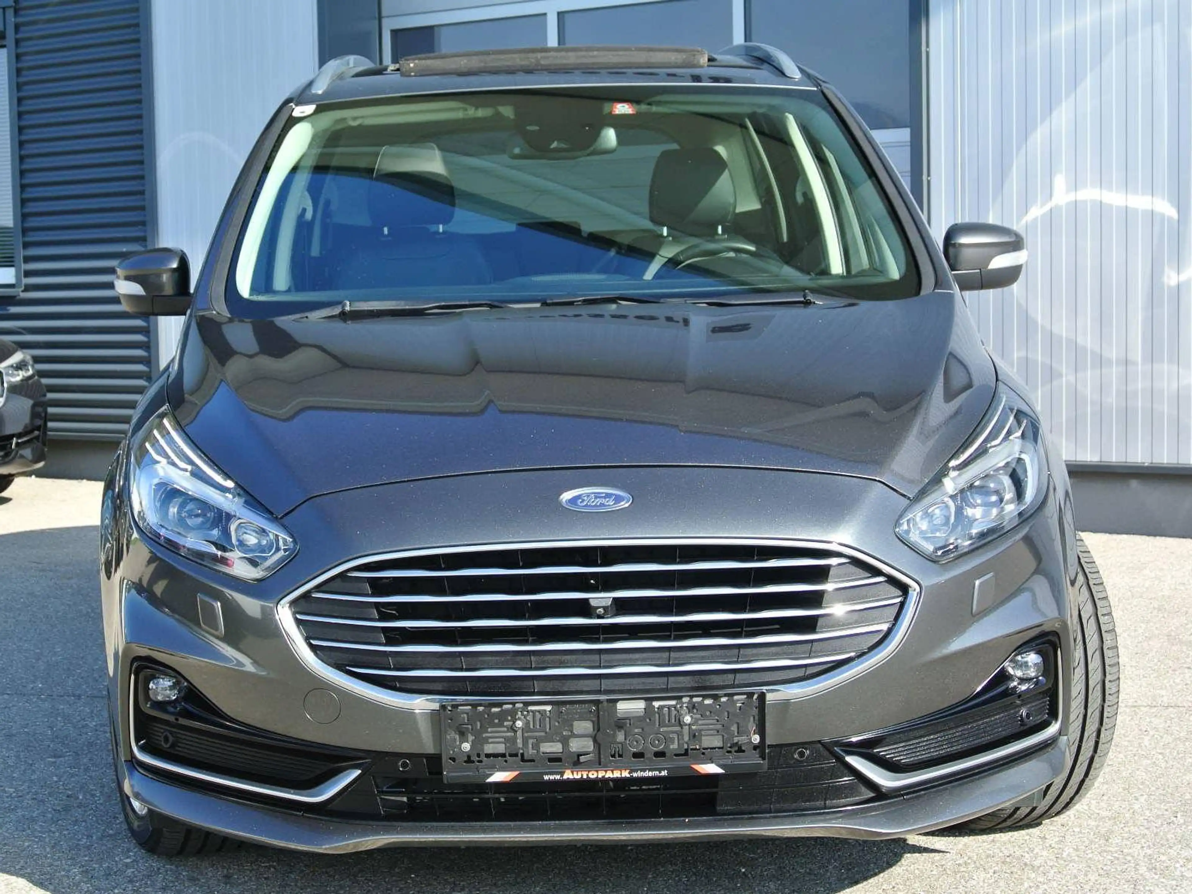 Ford Galaxy 2.0 EcoBlue Aut. AWD VIGNALE * 7-SITZE * LEDER * PANO * Standheizung * MASSAGE * KAMERA — photo 4