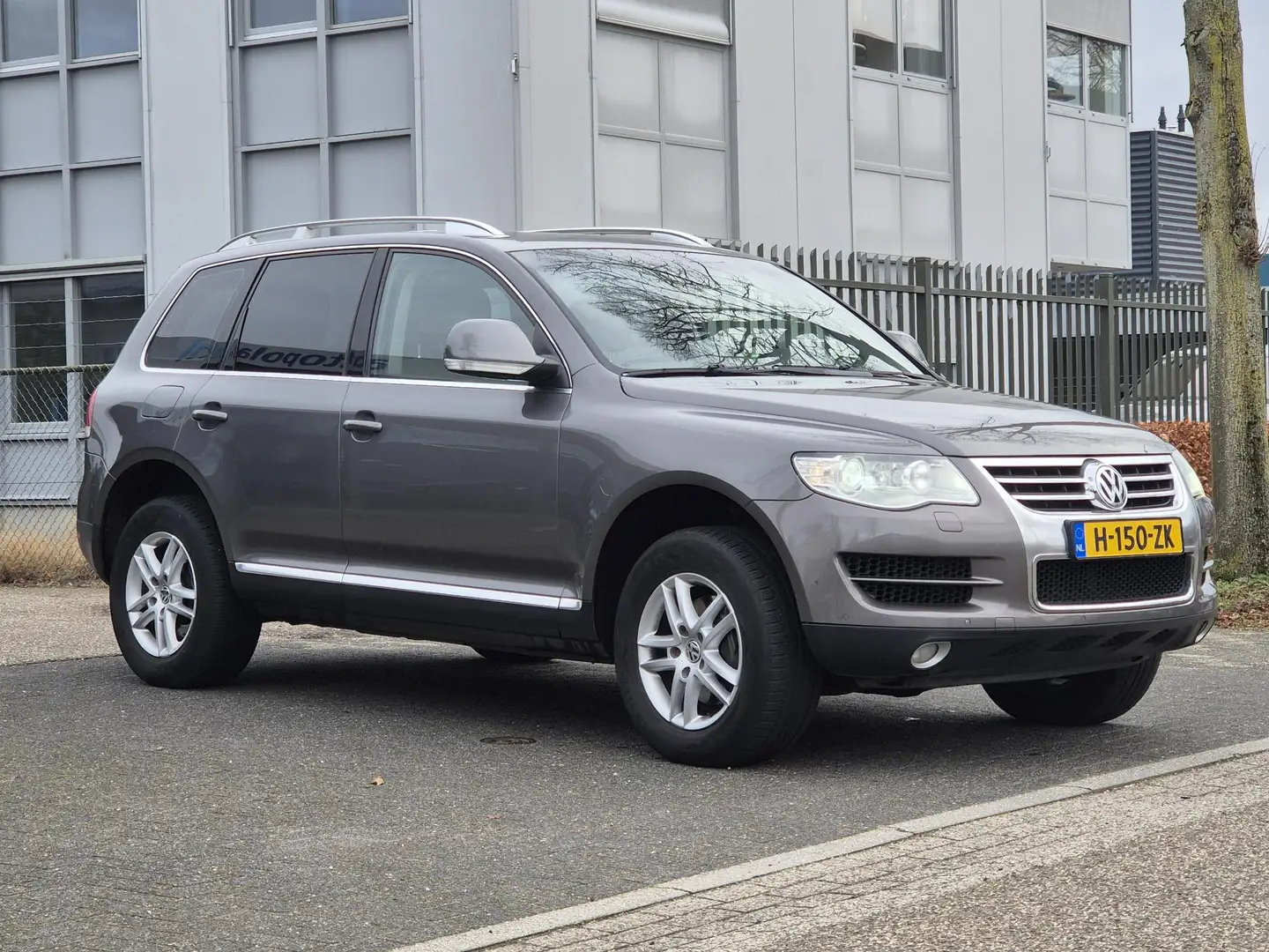 Volkswagen Touareg 3.6 V6 FSI YoungTimer/Trekhaak/Luchtvering/CruiseC Grau - 2