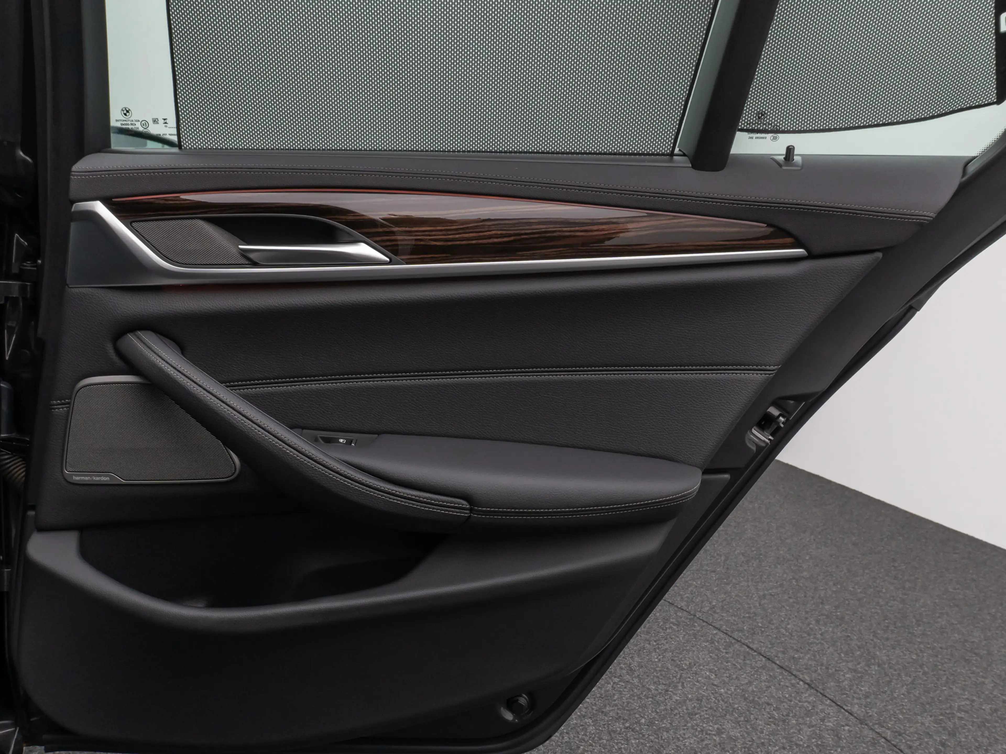 BMW 530 LuxuryLine Pano 360°HUD DAB H K Massage — photo 34