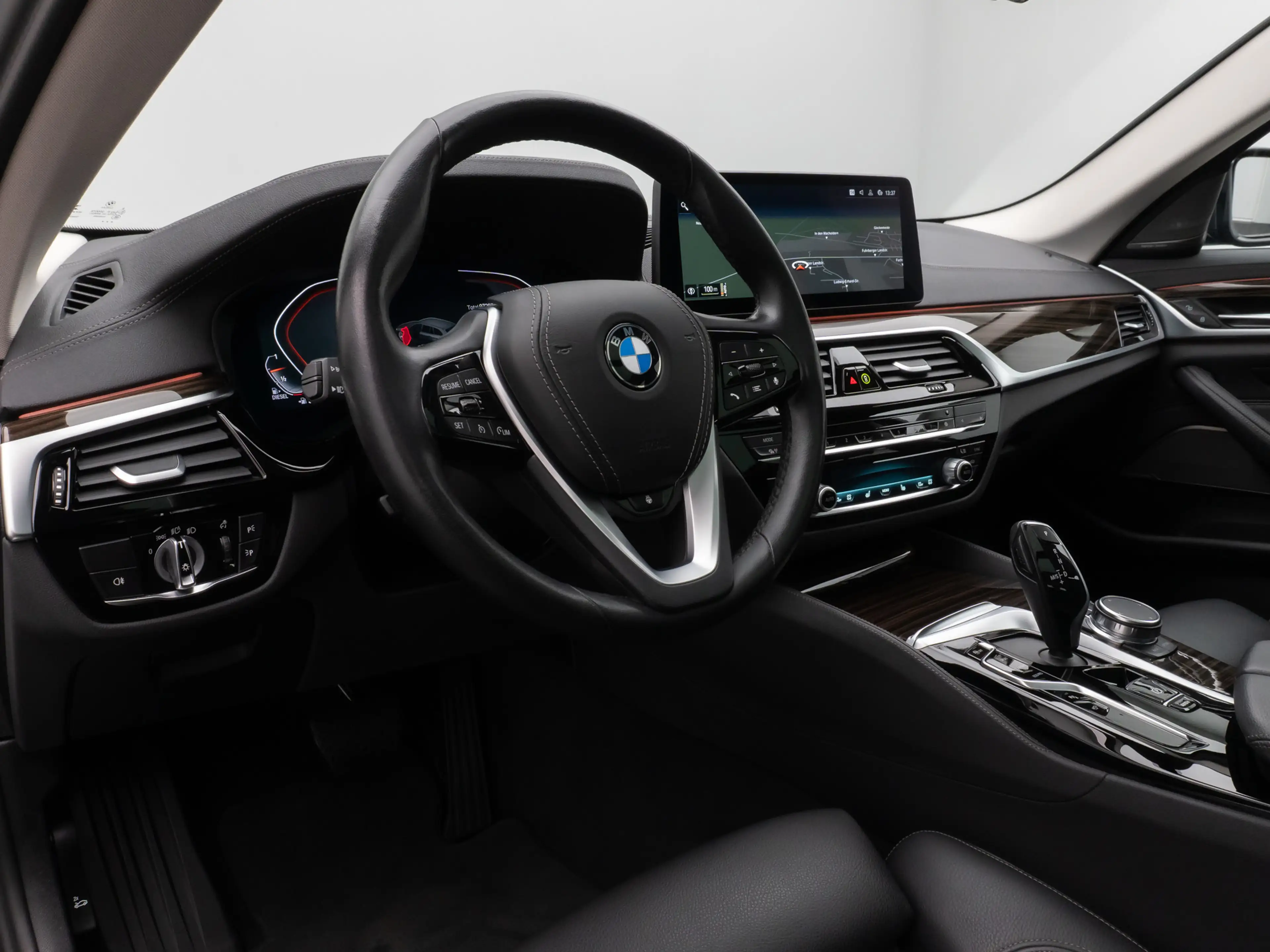 BMW 530 LuxuryLine Pano 360°HUD DAB H K Massage — photo 21