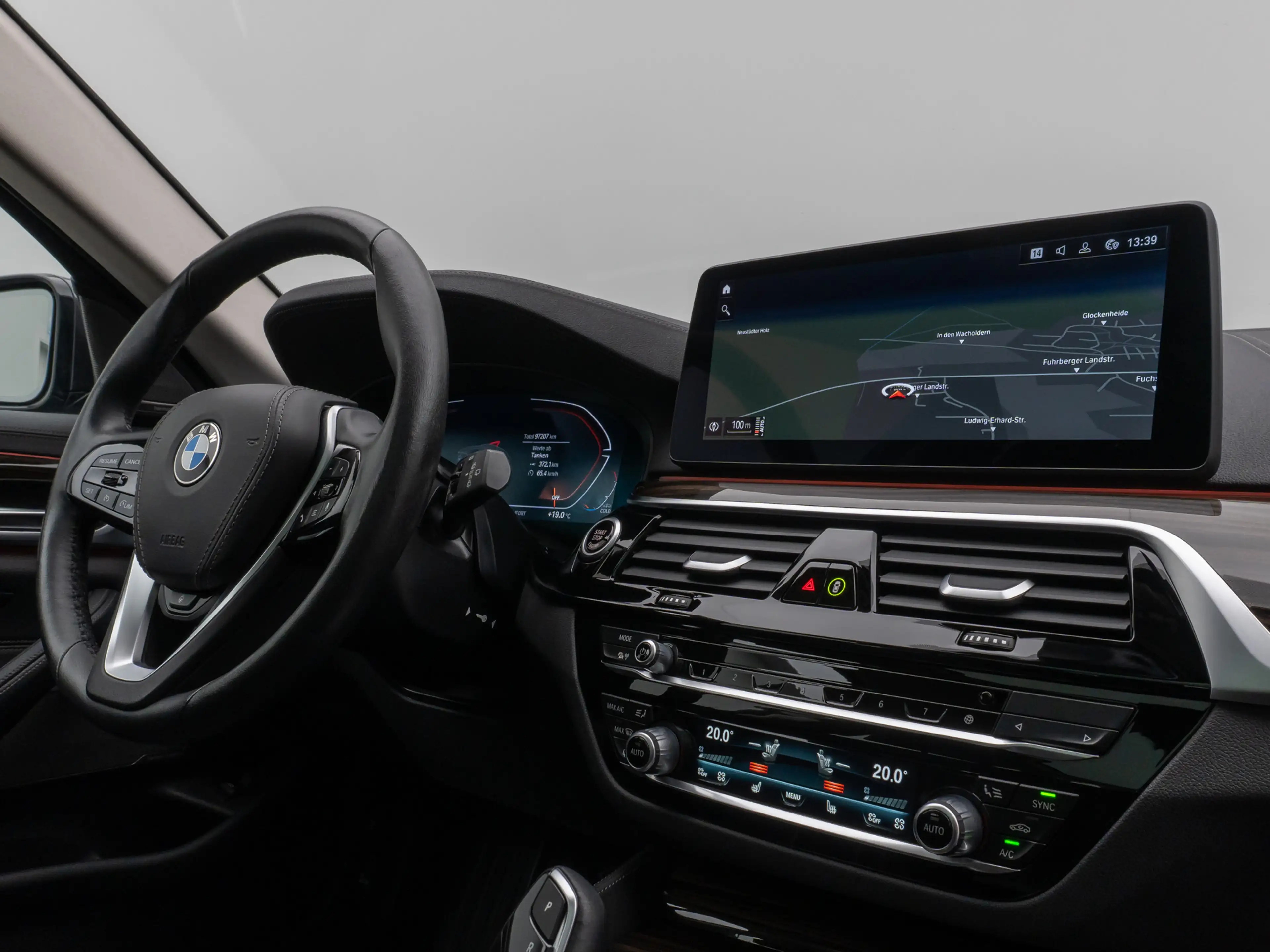 BMW 530 LuxuryLine Pano 360°HUD DAB H K Massage — photo 39
