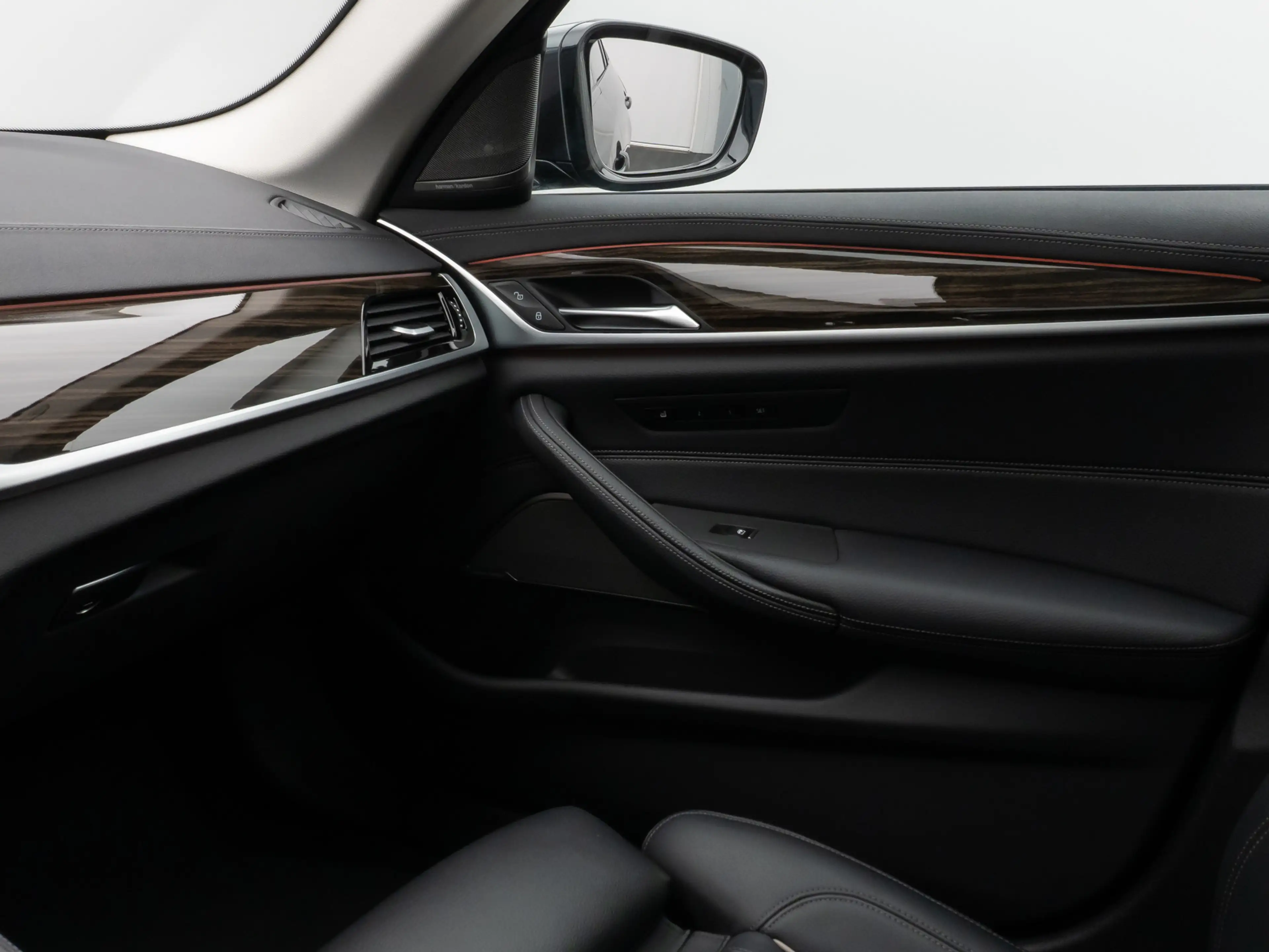 BMW 530 LuxuryLine Pano 360°HUD DAB H K Massage — photo 35