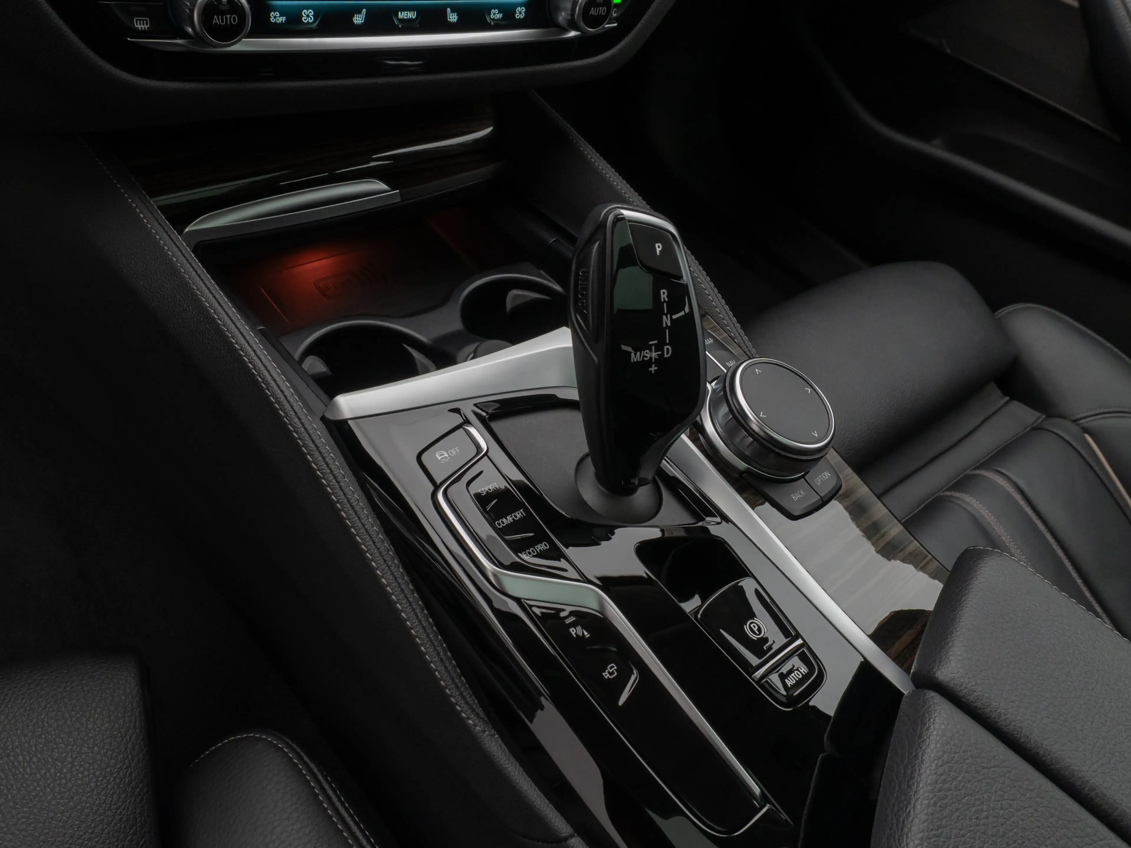 BMW 530 LuxuryLine Pano 360°HUD DAB H K Massage — photo 23