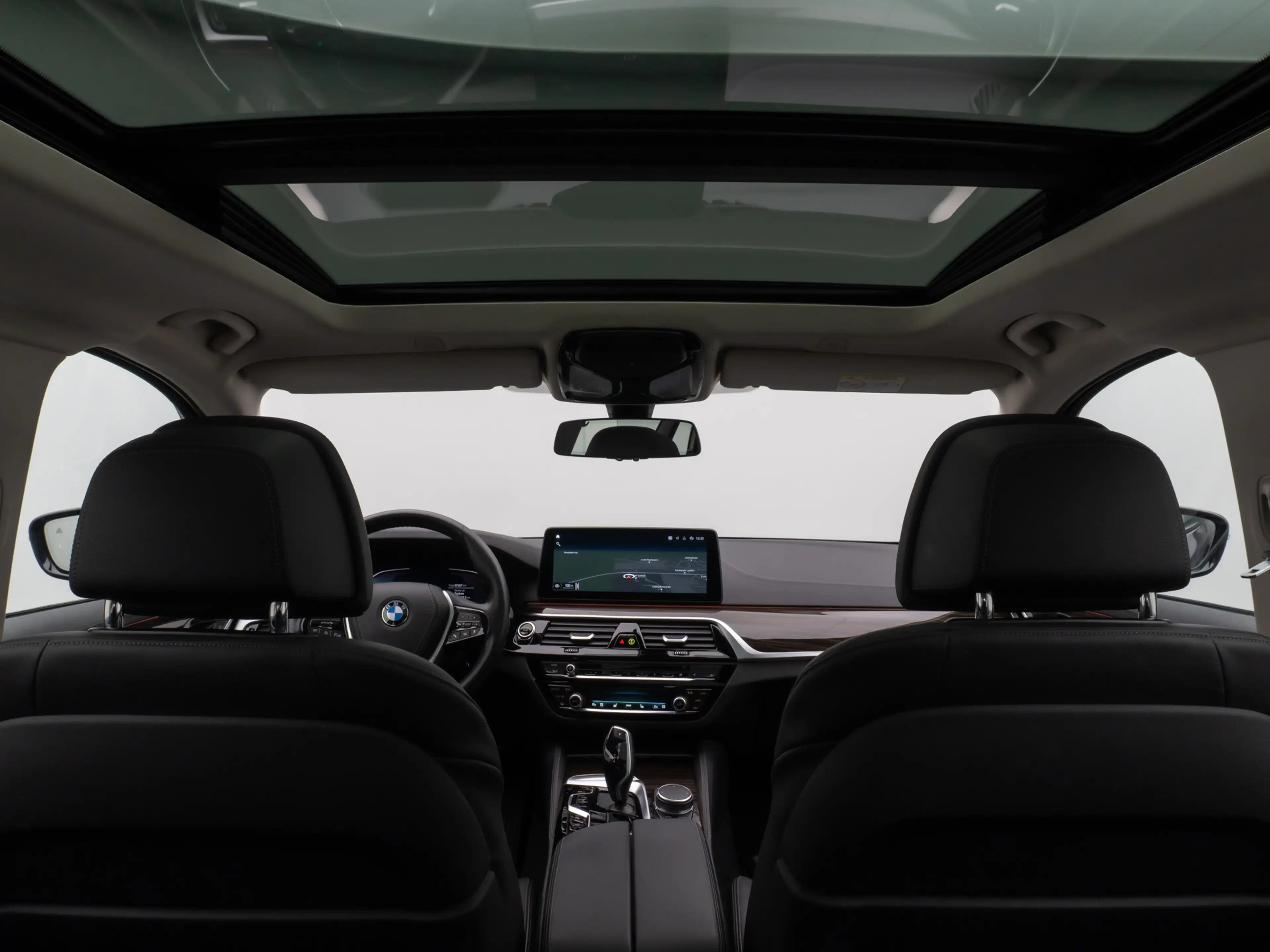 BMW 530 LuxuryLine Pano 360°HUD DAB H K Massage — photo 31