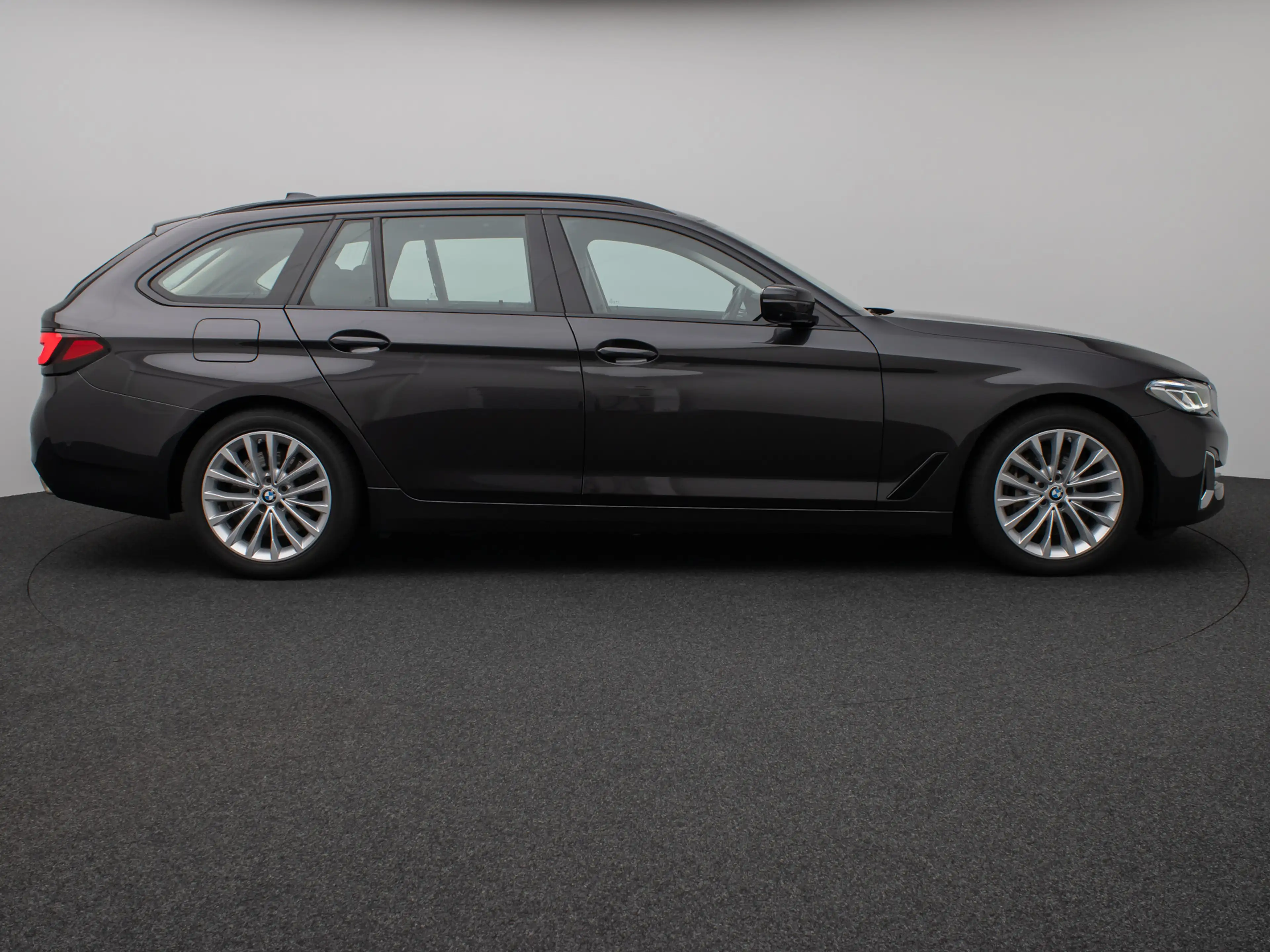 BMW 530 LuxuryLine Pano 360°HUD DAB H K Massage — photo 5