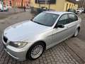 BMW 320 IA*AUTOMATK*2xPDC*TÜV NEU* Silber - thumbnail 4