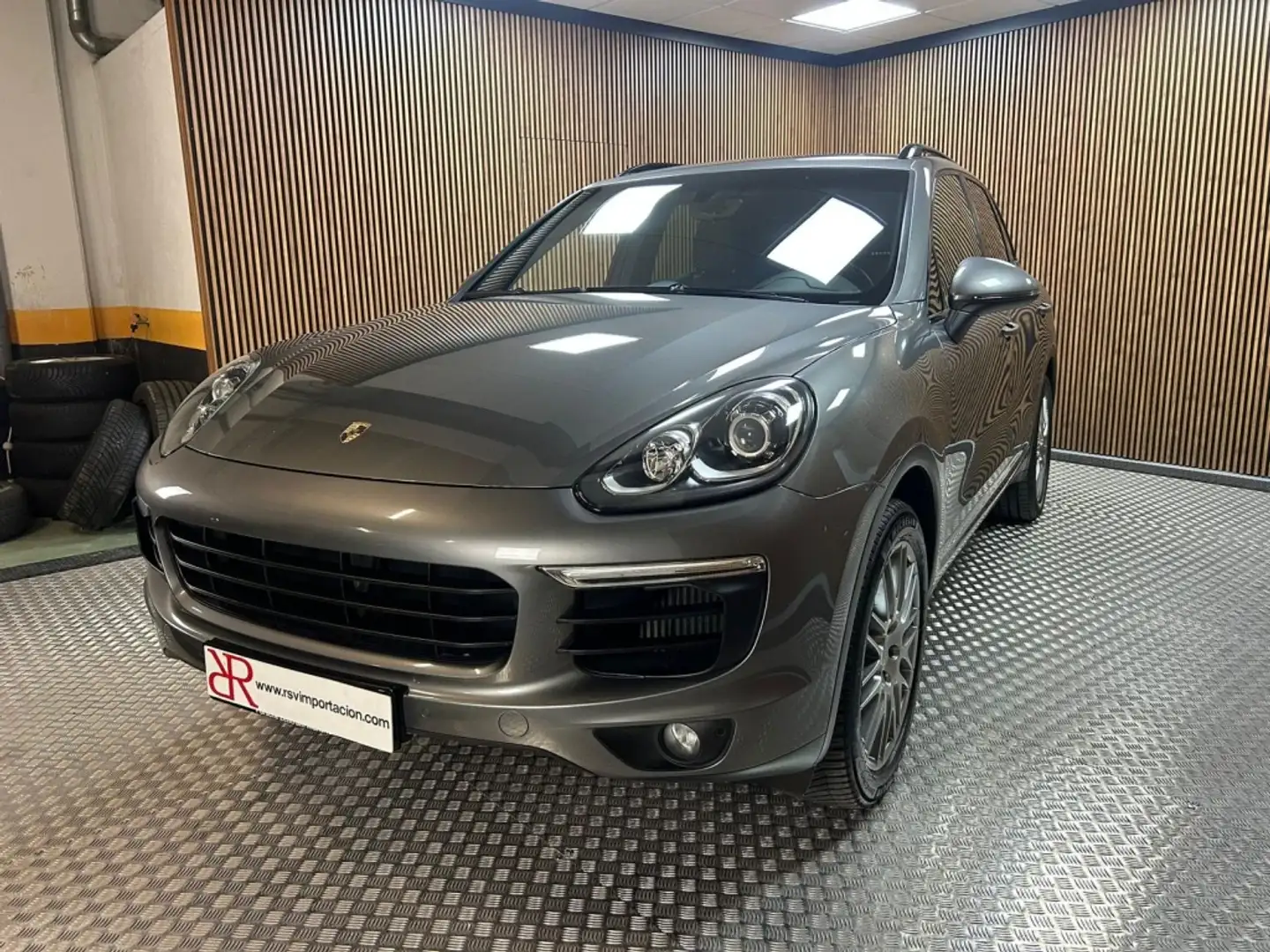 Porsche Cayenne Diesel Aut. Gris - 1