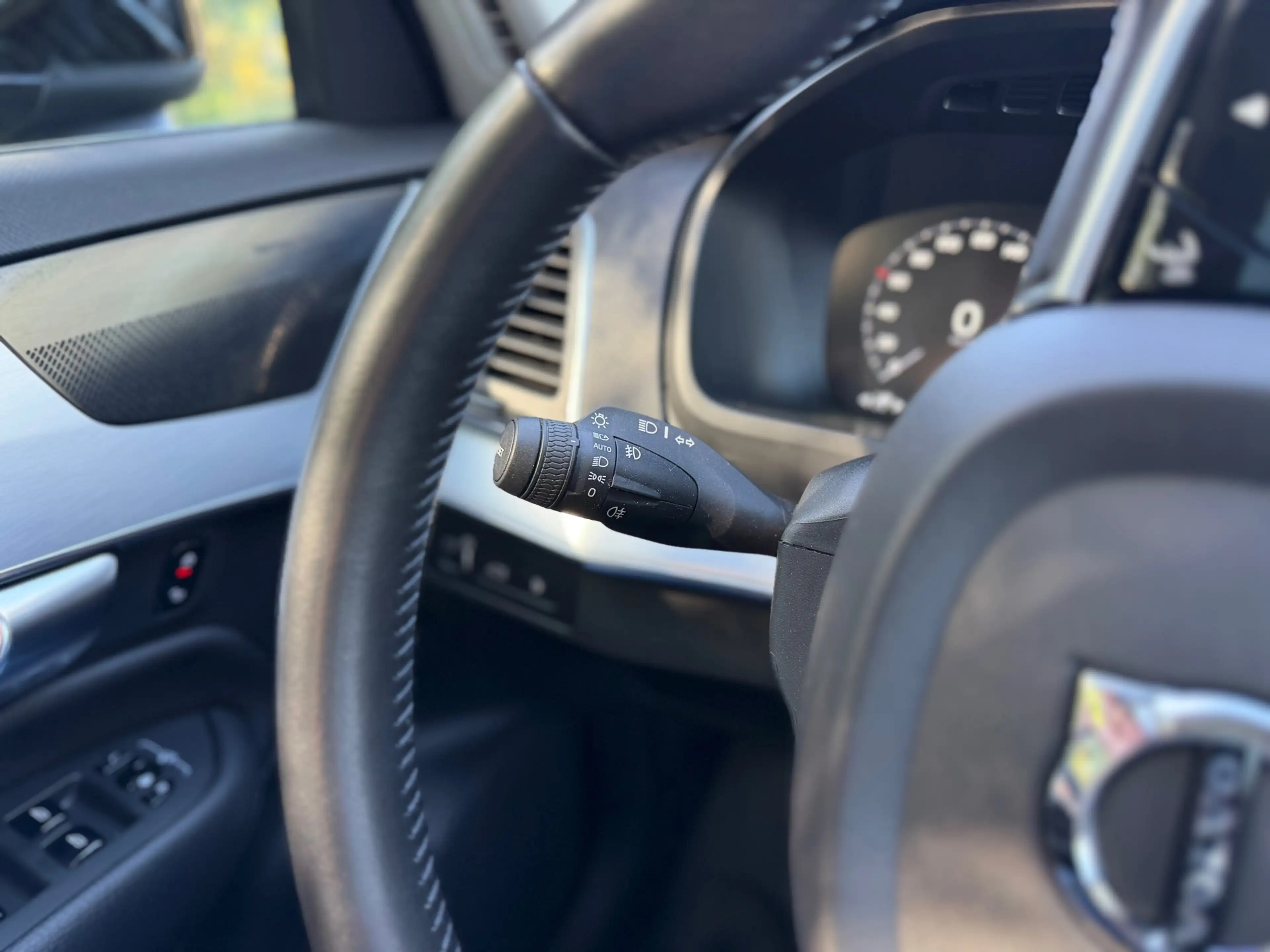 Volvo XC90 2.0 T8 Twin Engine AWD Momentum / Perfect onderhou — photo 18