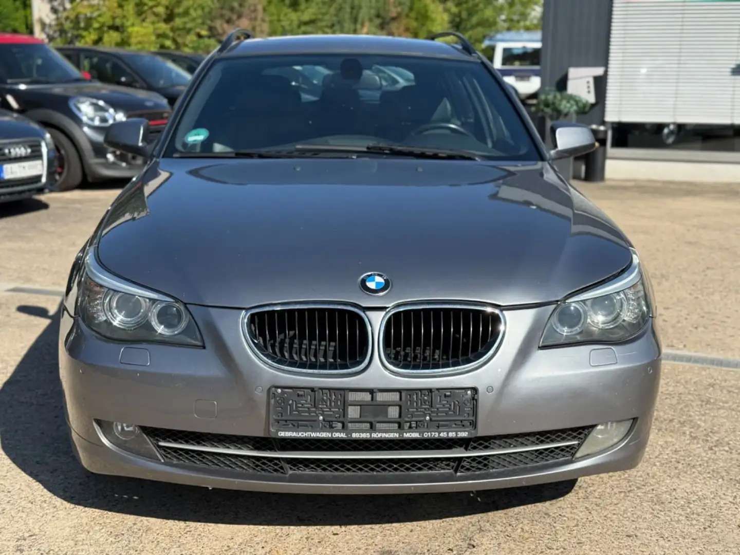 BMW 520 d Touring Edition Lifestyle Grau - 2