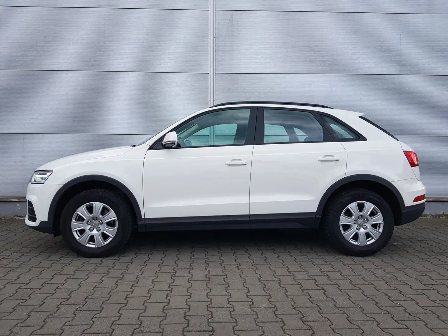 Audi Q3 Blanc - 1