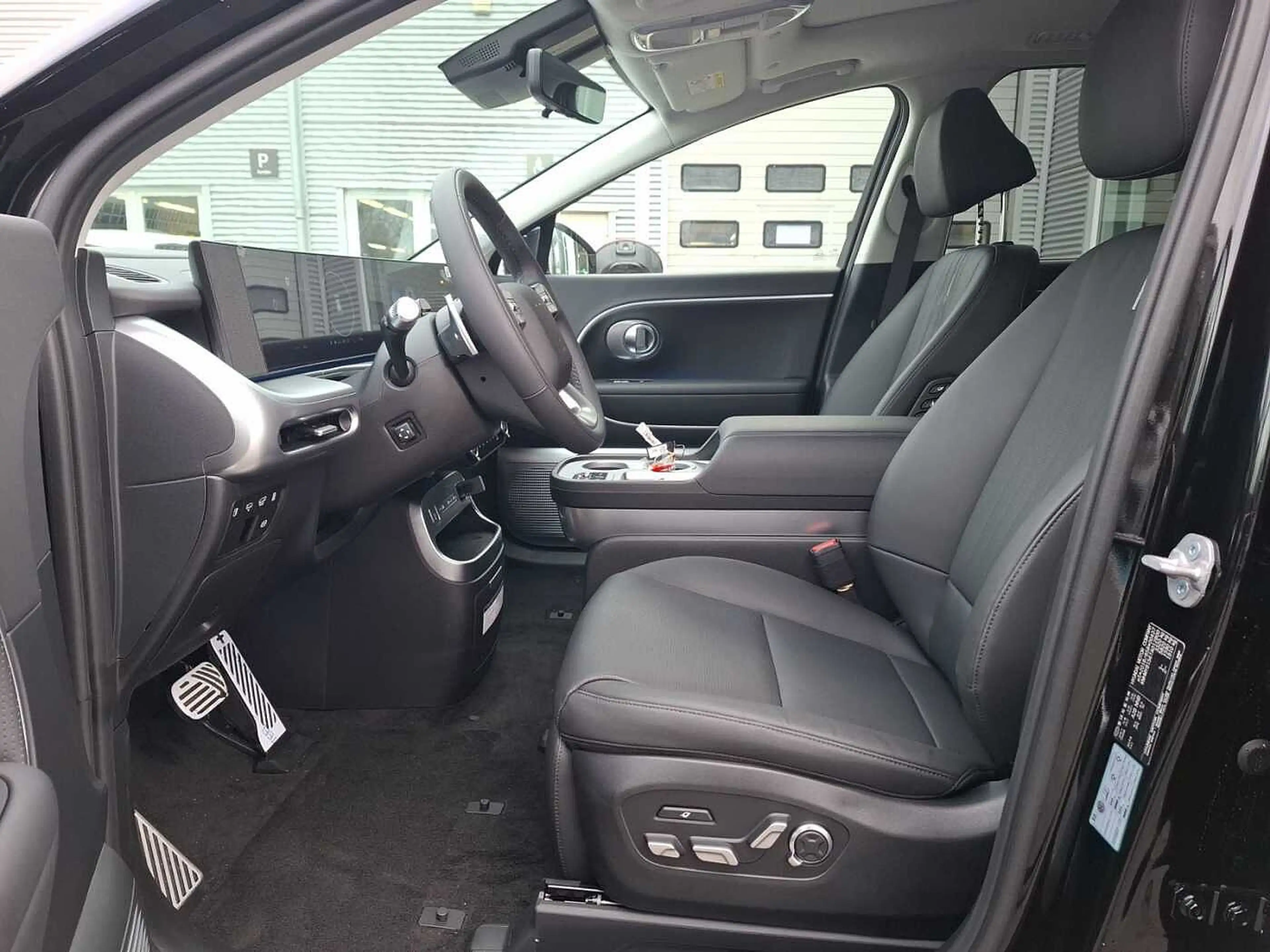 Hyundai IONIQ 9 110 kWh 4WD Performance 'Uniq' + SD — photo 11
