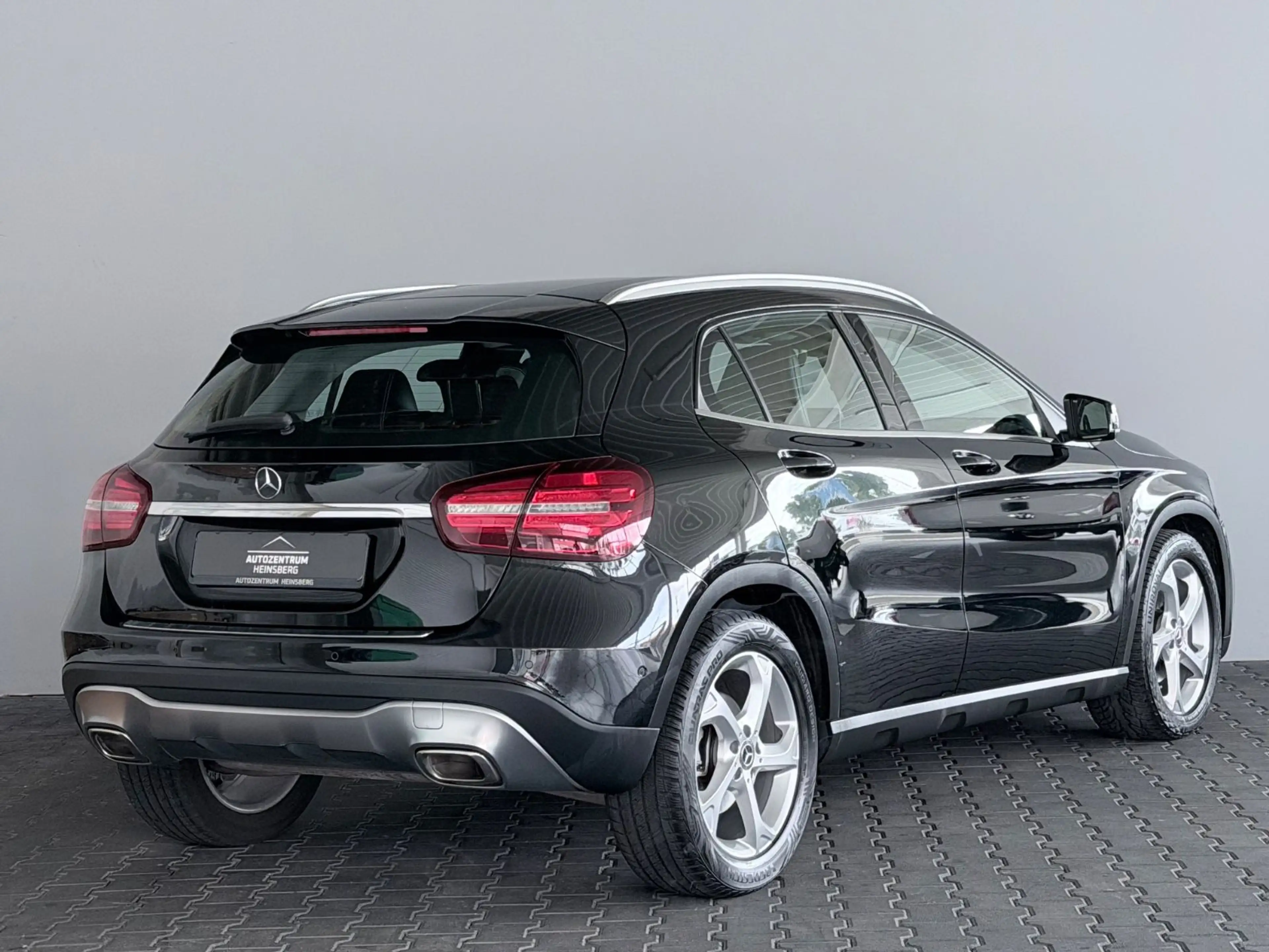 Mercedes-Benz GLA 180 Automatik NAVI|PDC|SHZ — photo 4