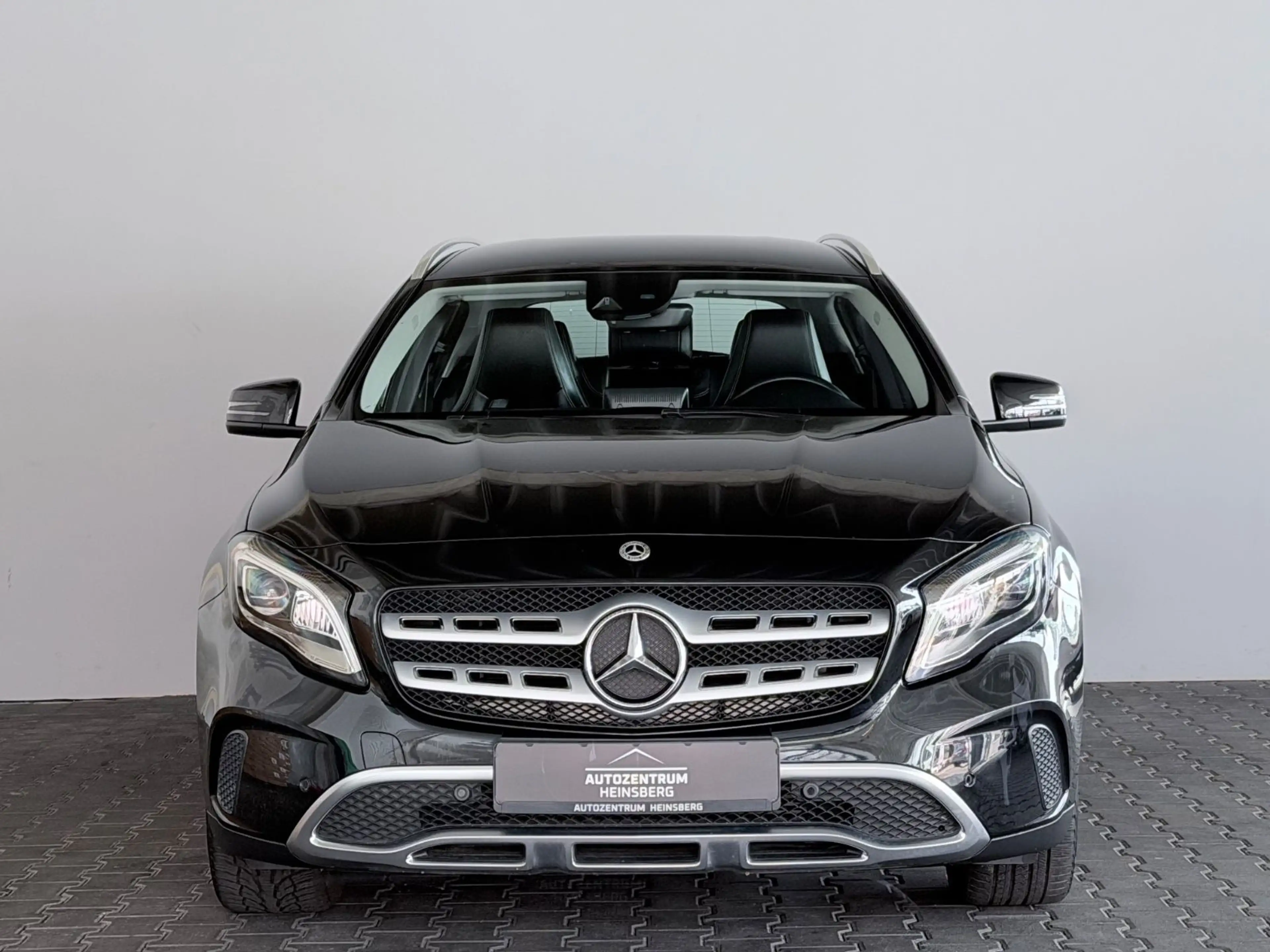 Mercedes-Benz GLA 180 Automatik NAVI|PDC|SHZ — photo 6