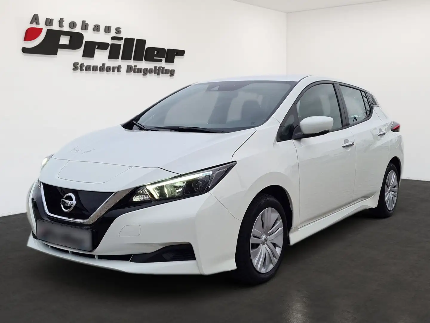 Nissan Leaf ZE1 Visia 40 KWh White - 1