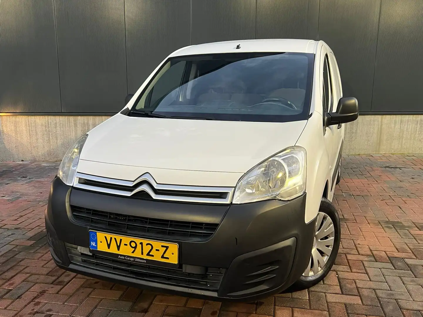 Citroen Berlingo 1.6 BlueHDI 75 Club * Cruise * Airco * Bluetooth * - 1