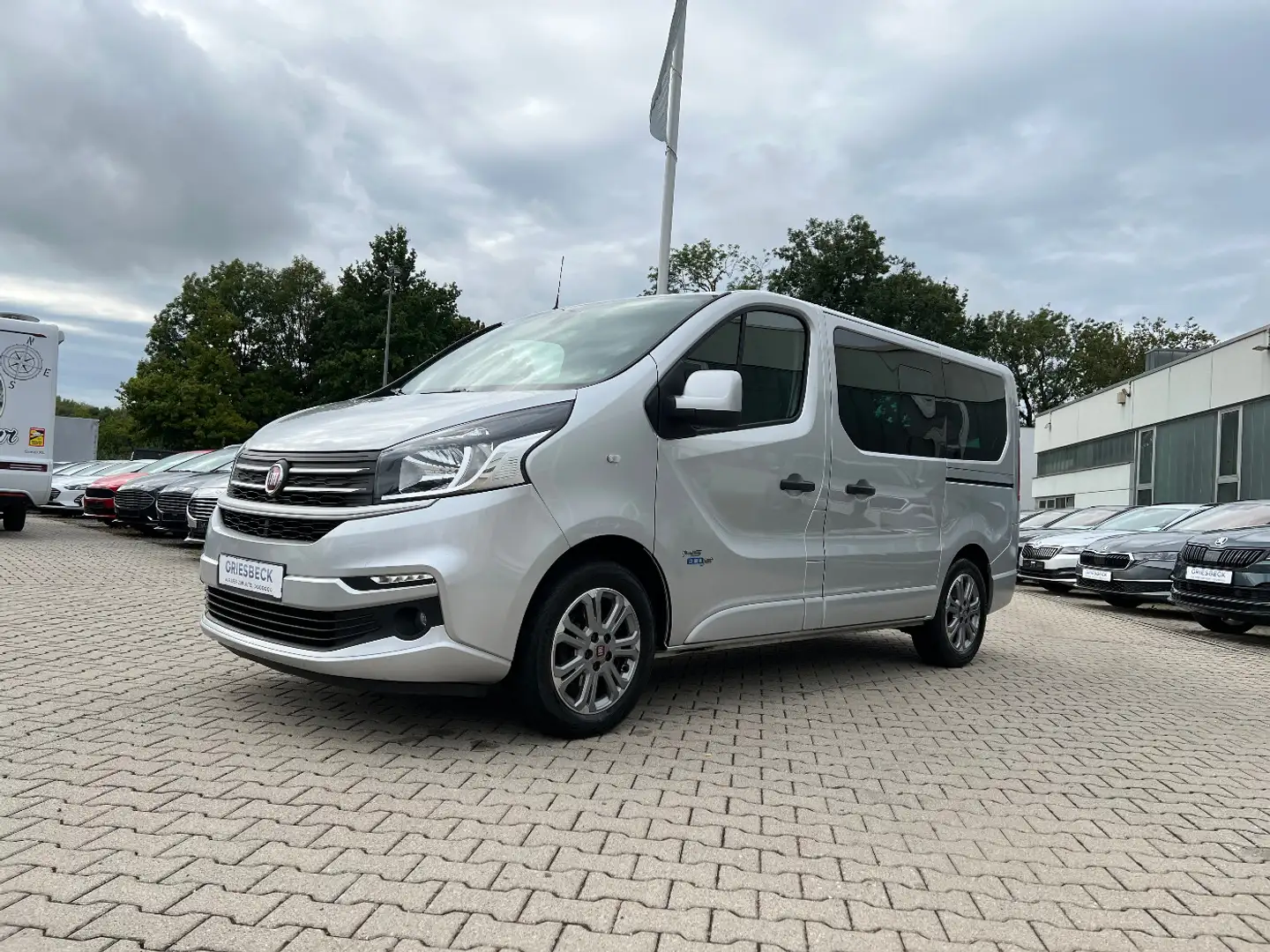 Fiat Talento Kombi L1H1 2.0 Ecojet 145 Family *AHK* Gris - 1