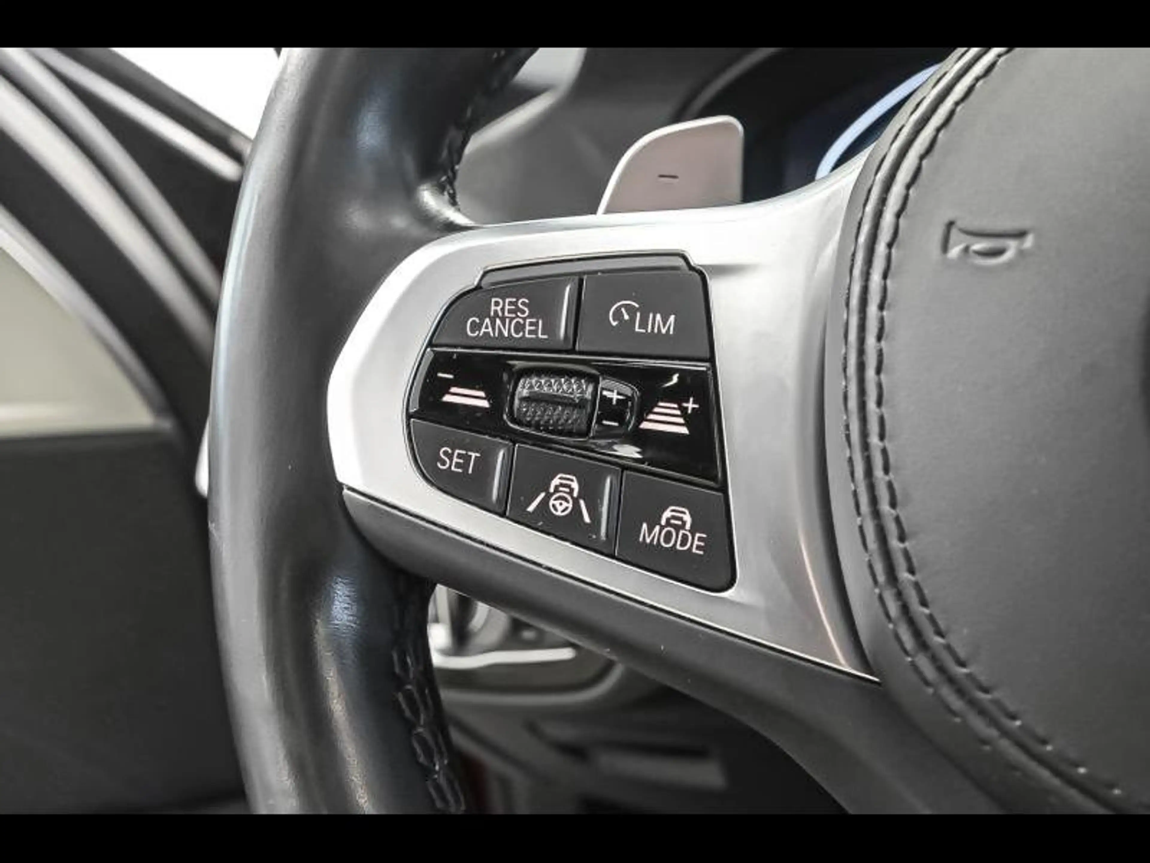 BMW 530 e xDrive Touring - M Pack — photo 14