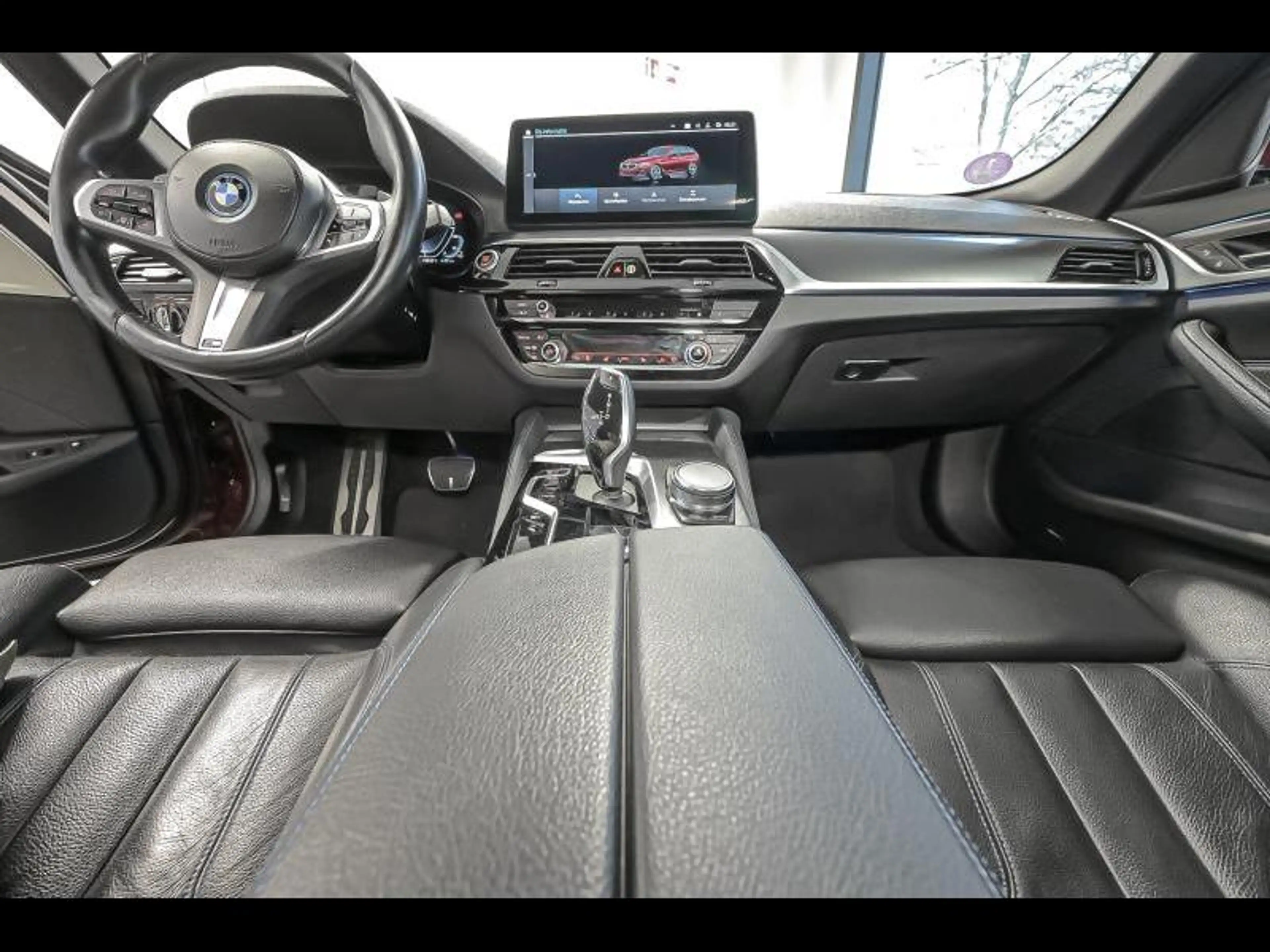 BMW 530 e xDrive Touring - M Pack — photo 6
