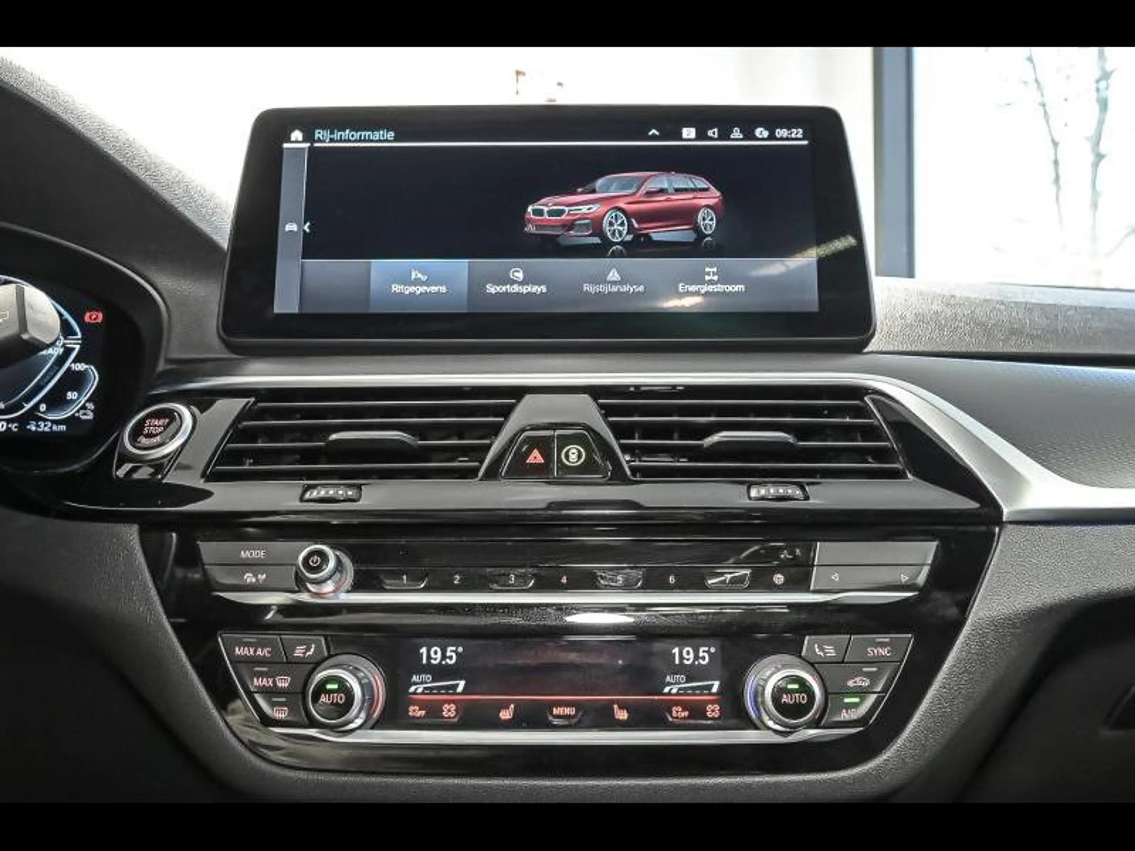 BMW 530 e xDrive Touring - M Pack — photo 10