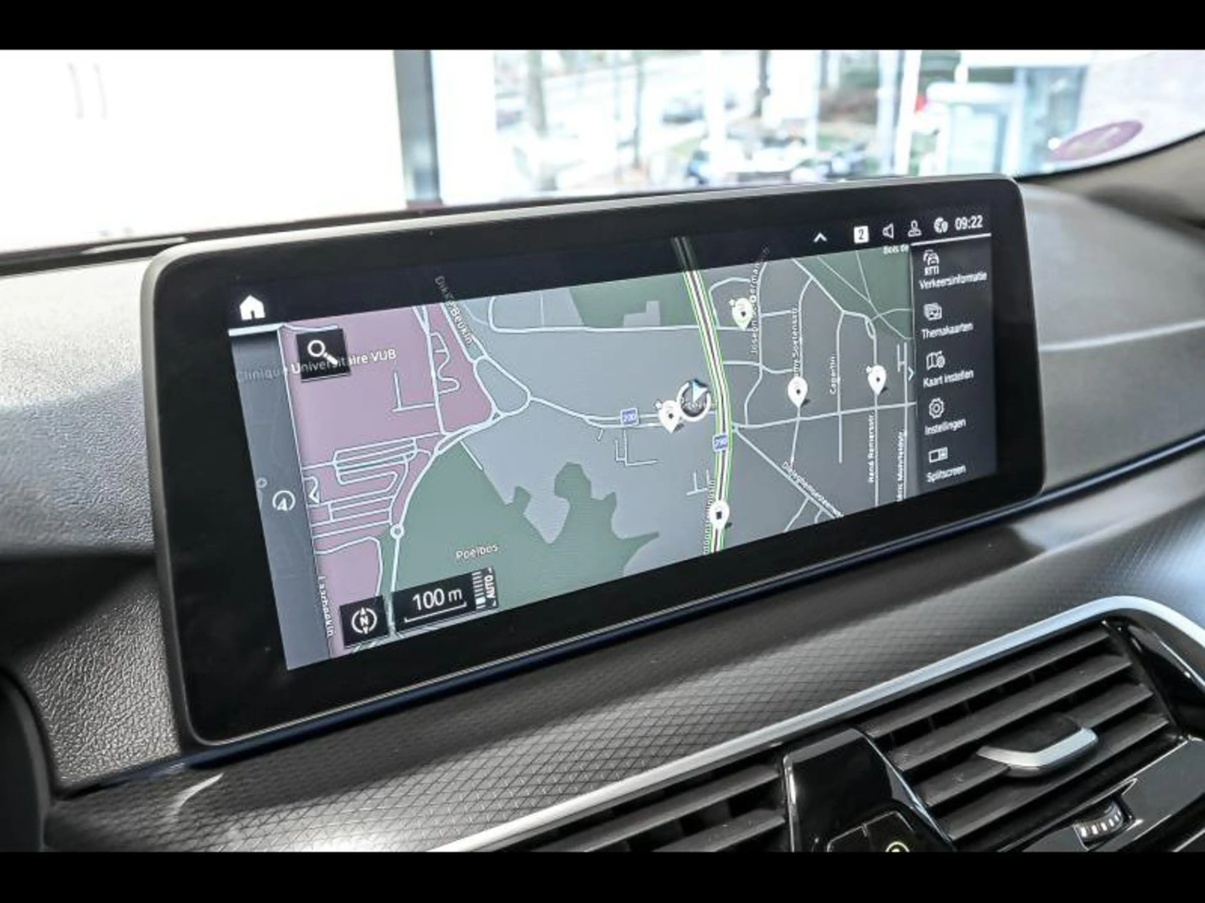 BMW 530 e xDrive Touring - M Pack — photo 11