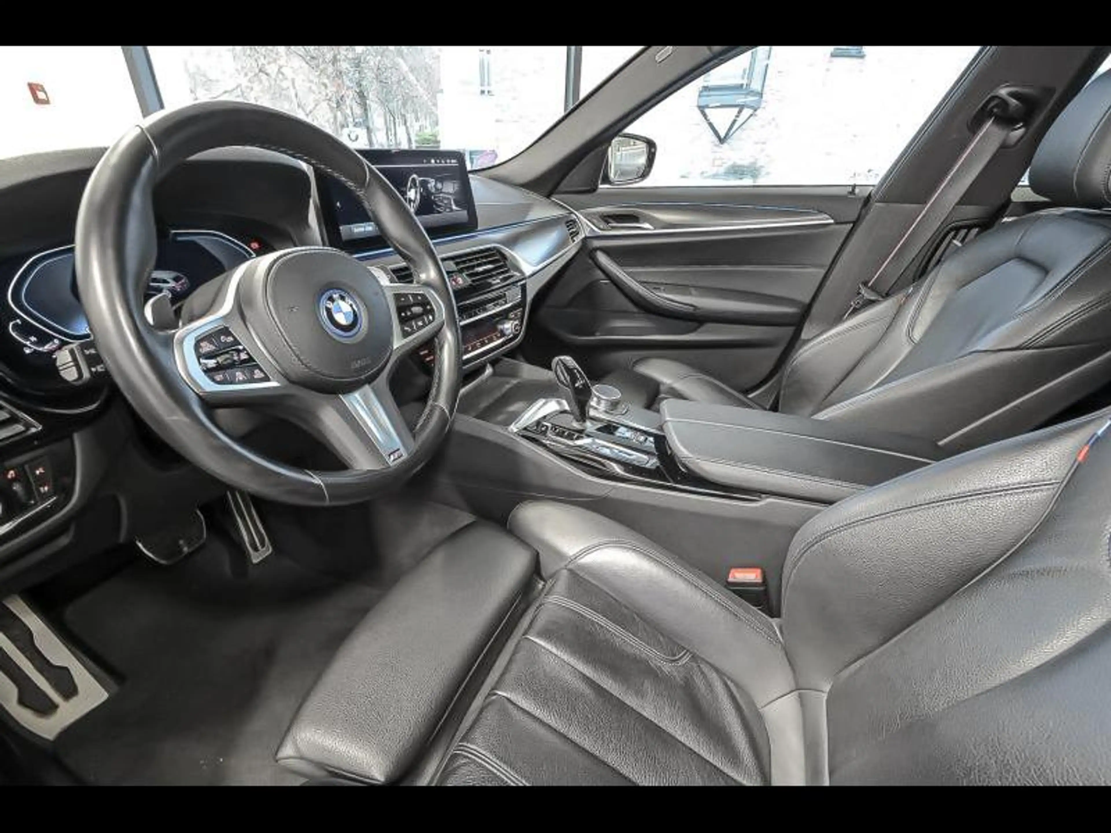 BMW 530 e xDrive Touring - M Pack — photo 5