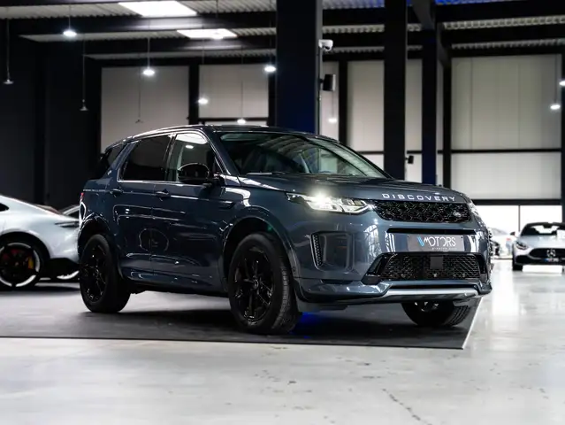 Land Rover Discovery Sport view 5