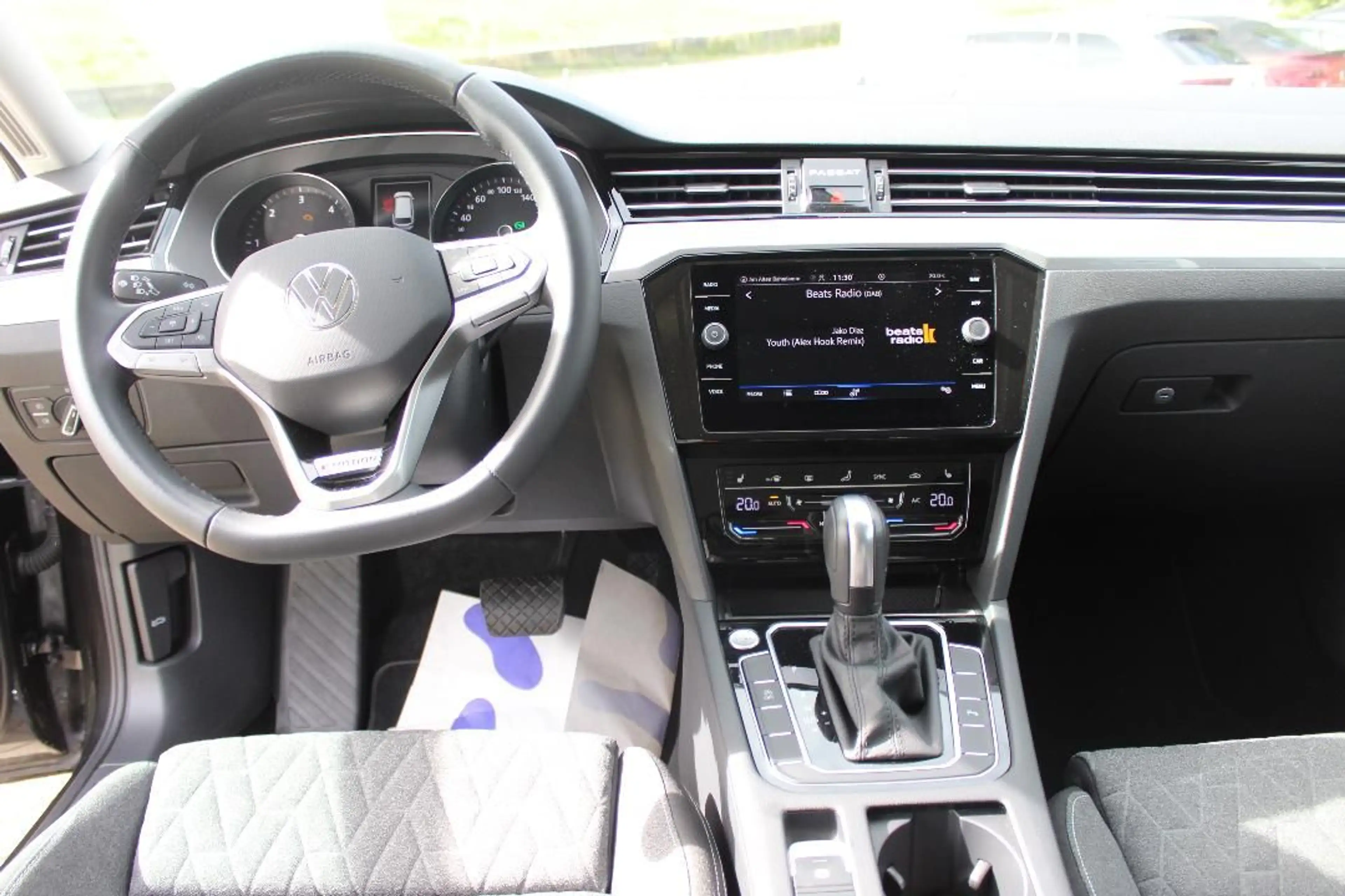 Volkswagen Passat Variant TDI 4x4 DSG LED Rfk Travel WiRä — photo 7