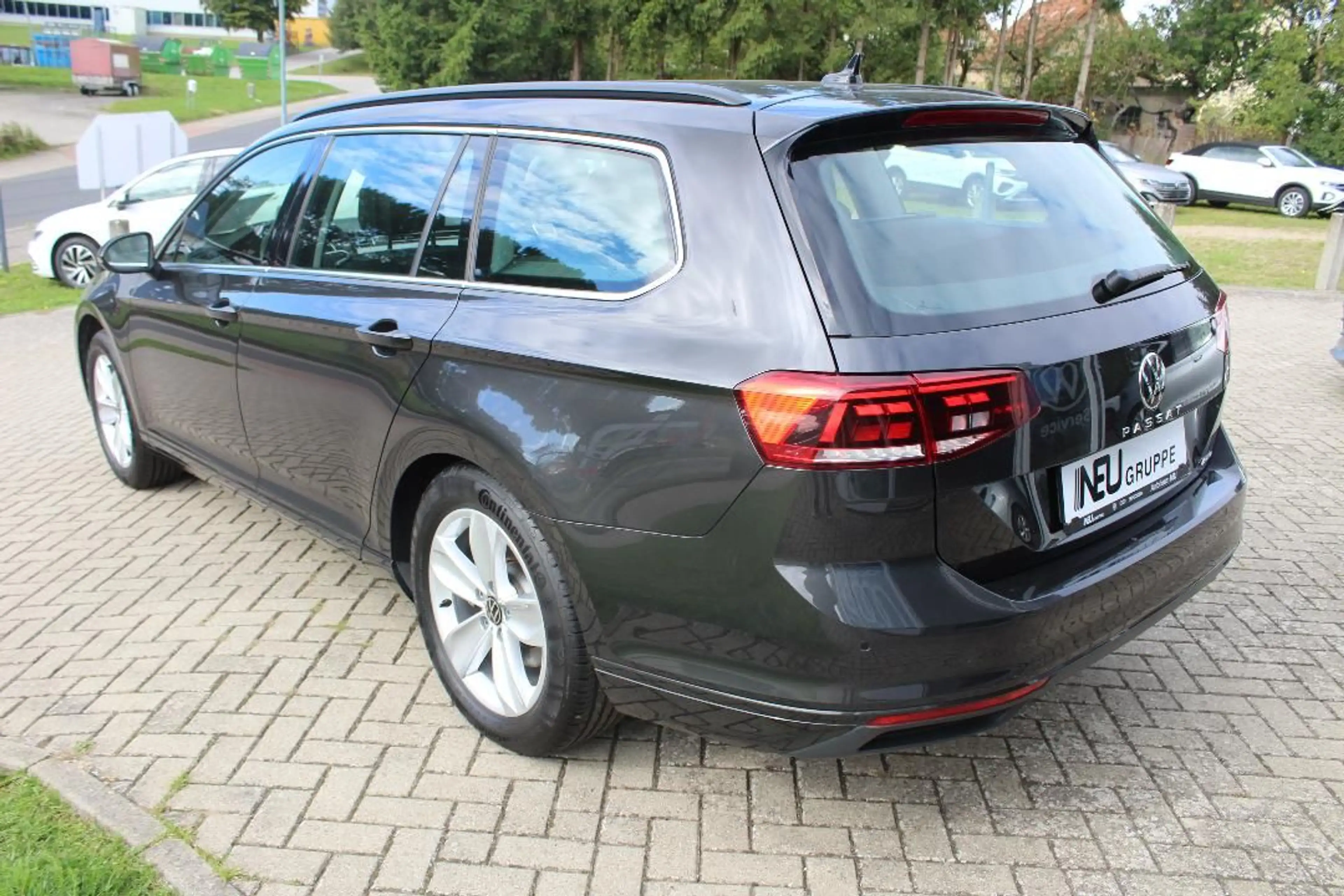 Volkswagen Passat Variant TDI 4x4 DSG LED Rfk Travel WiRä — photo 3