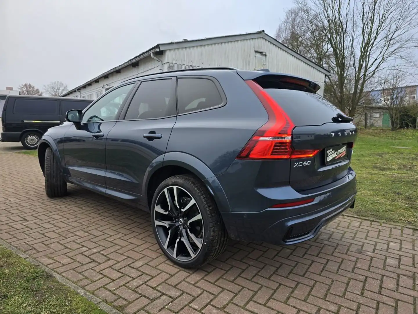 Volvo XC60 B4 D AWD Ultimate Dark+Luft+22Zoll+B&W+ Blauw - 2