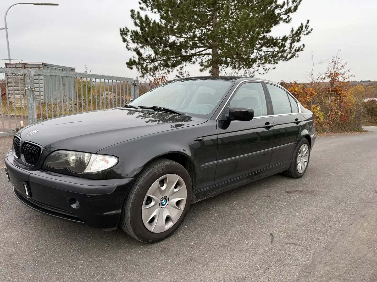 BMW 320 320i. Automatik Nur Export Schwarz - 1
