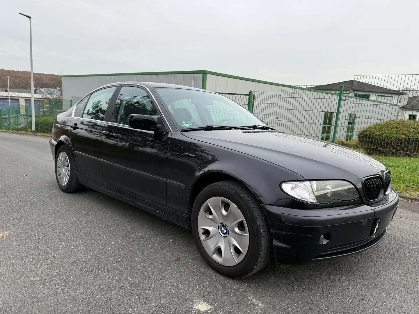 BMW 320 320i. Automatik Nur Export Schwarz - 2